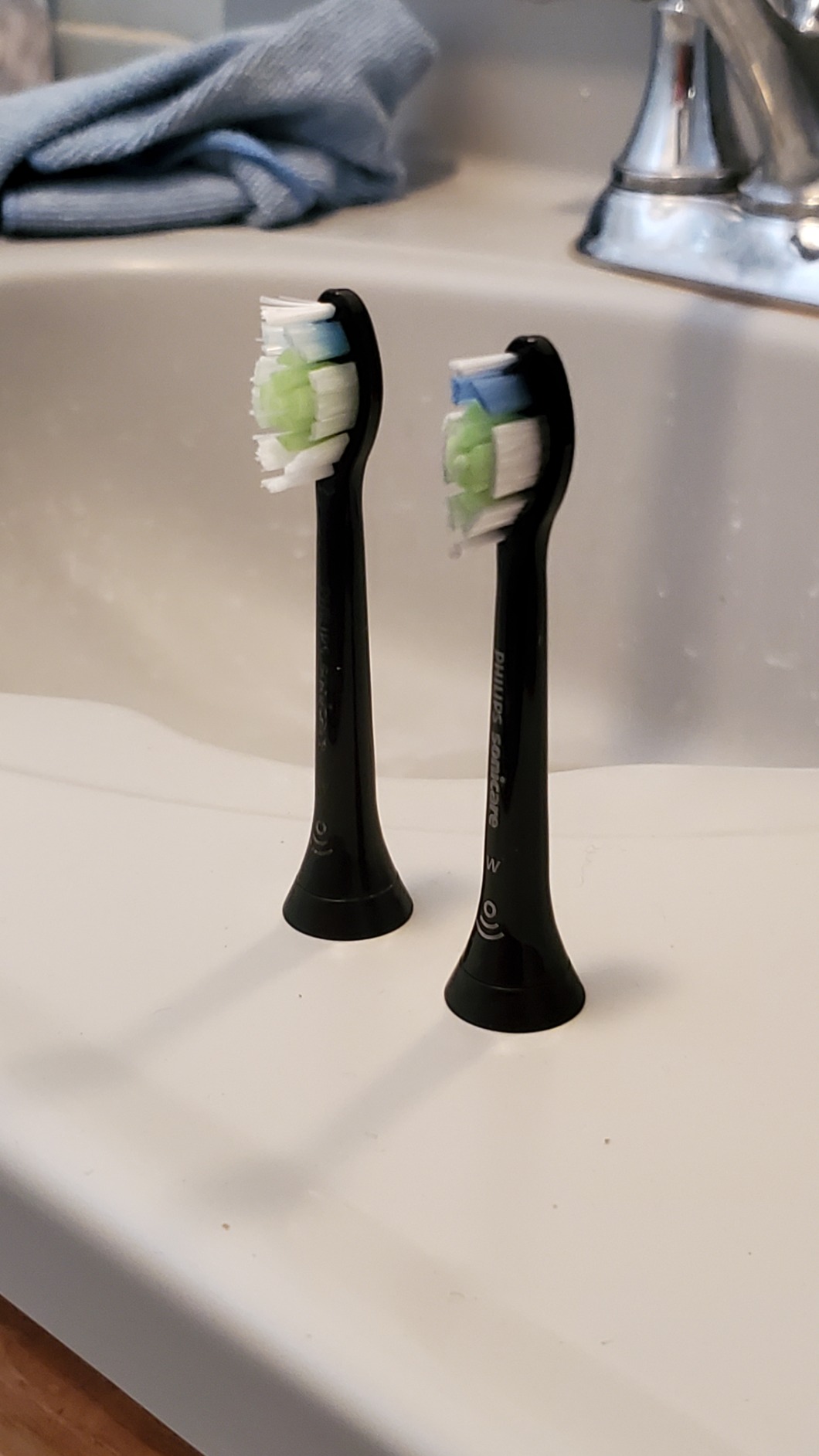 Philips Sonicare ProtectiveClean 6500 Rechargeable Electric Toothbrush customer photo 1