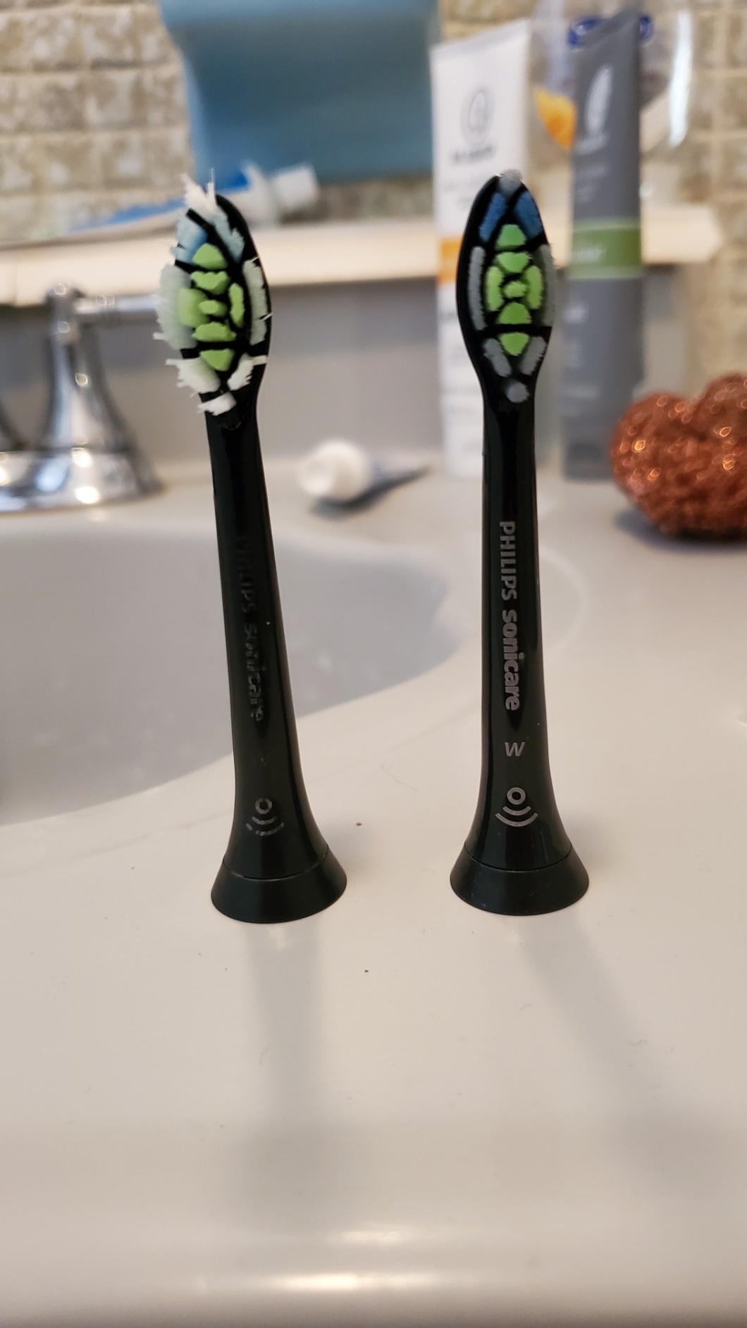 Philips Sonicare ProtectiveClean 6500 Rechargeable Electric Toothbrush customer photo 2