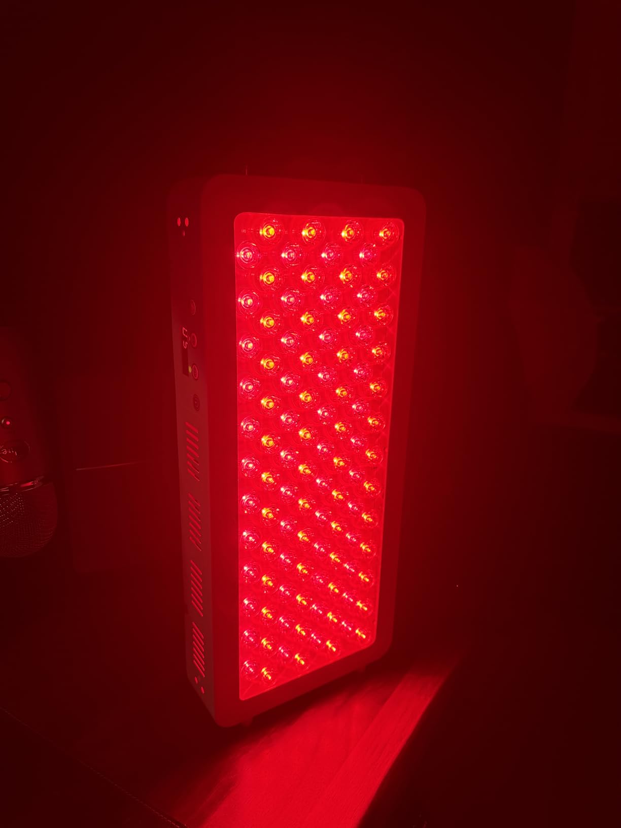 BestQool Red Light Therapy Panel, 4 Wavelengths for Body and face, 160W customer photo 1