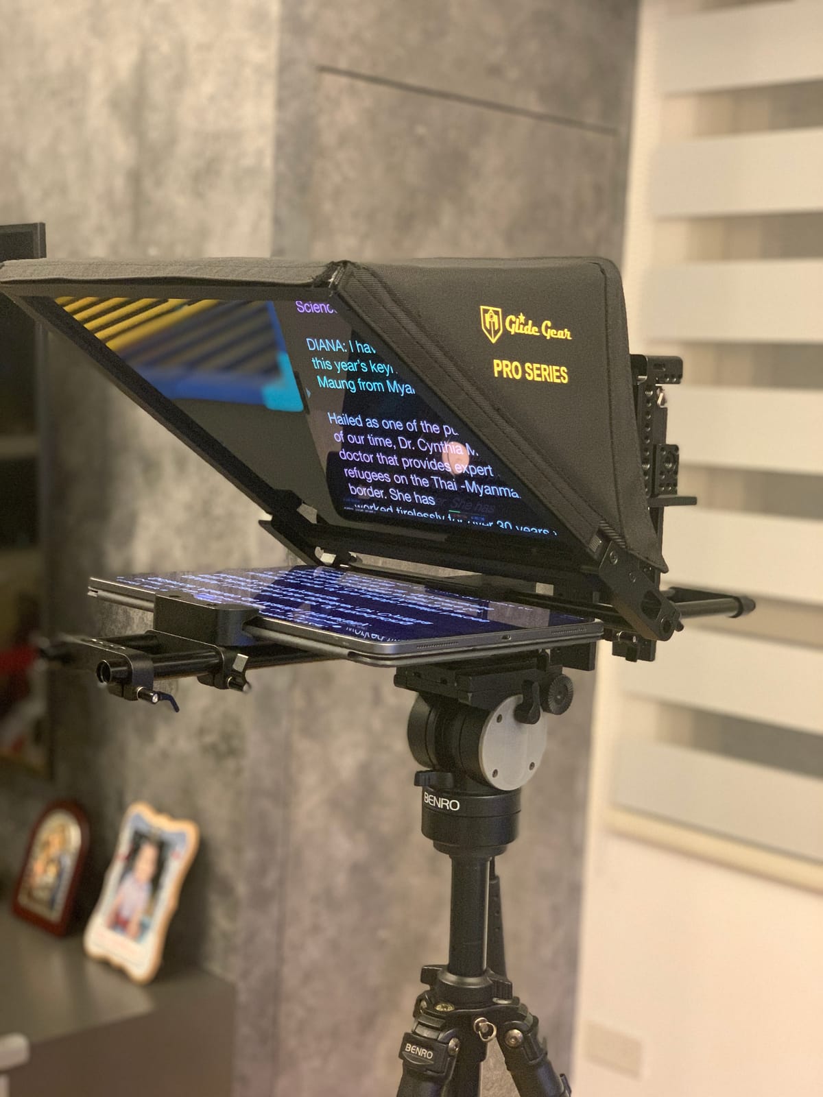 Glide Gear TMP 750 Teleprompter – All Camera & Smartphones, Tablets – 17