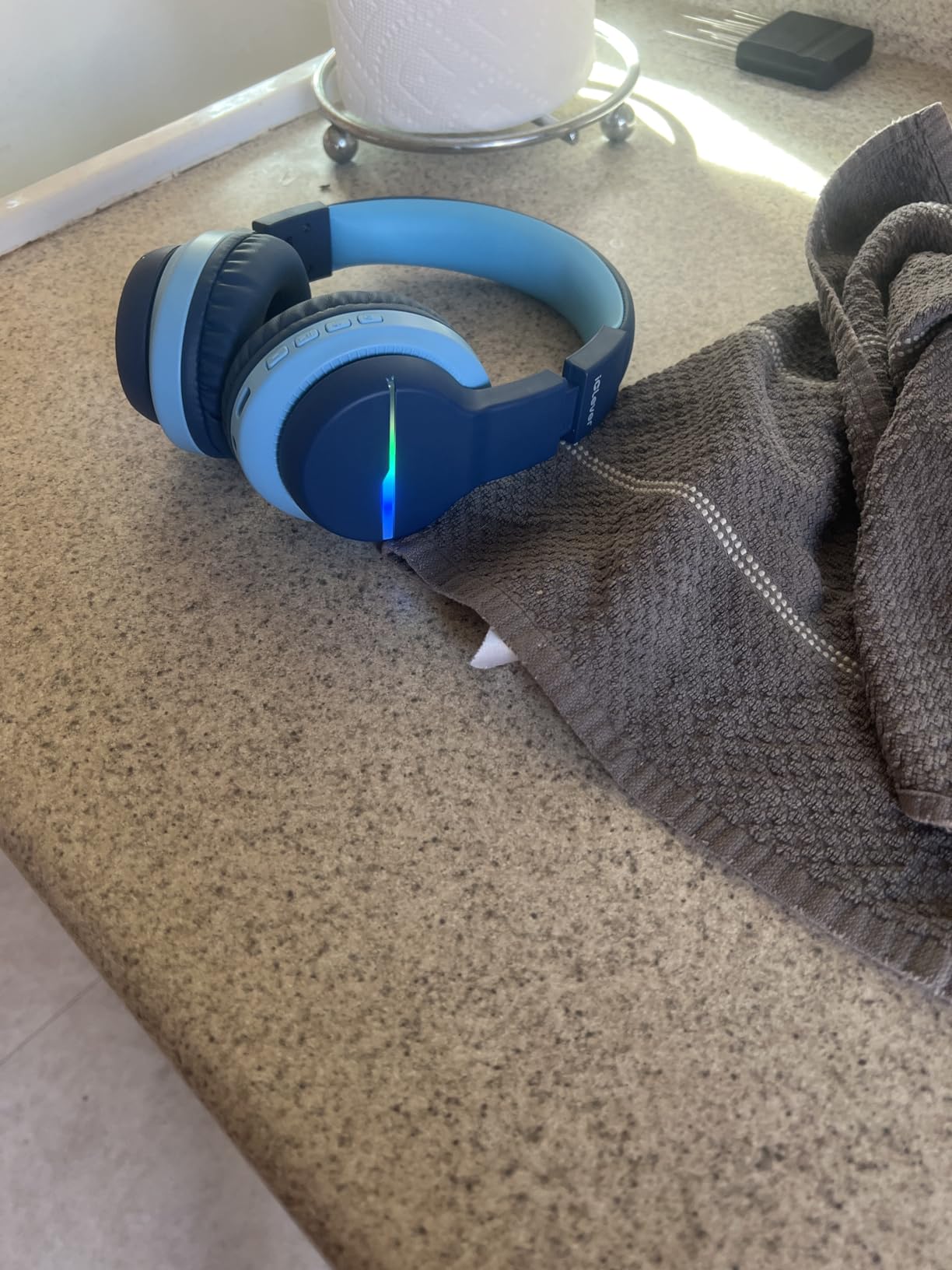 iClever BTH12 Kids Bluetooth Headphones 85H Playtime with LED Lights Travel customer photo 1