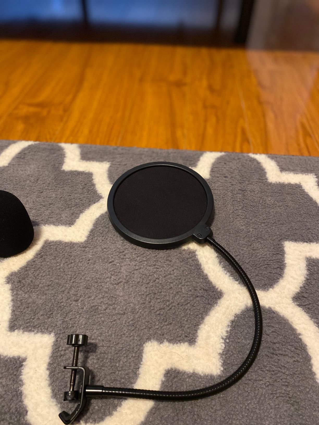 TONOR XLR Condenser Microphone, Professional Cardioid Studio Mic Kit with T20 Boom Arm, Shock Mount, Pop Filter for Recording, Podcasting, Voice Over, Streaming, Home Studio, YouTube (TC20) customer photo 1