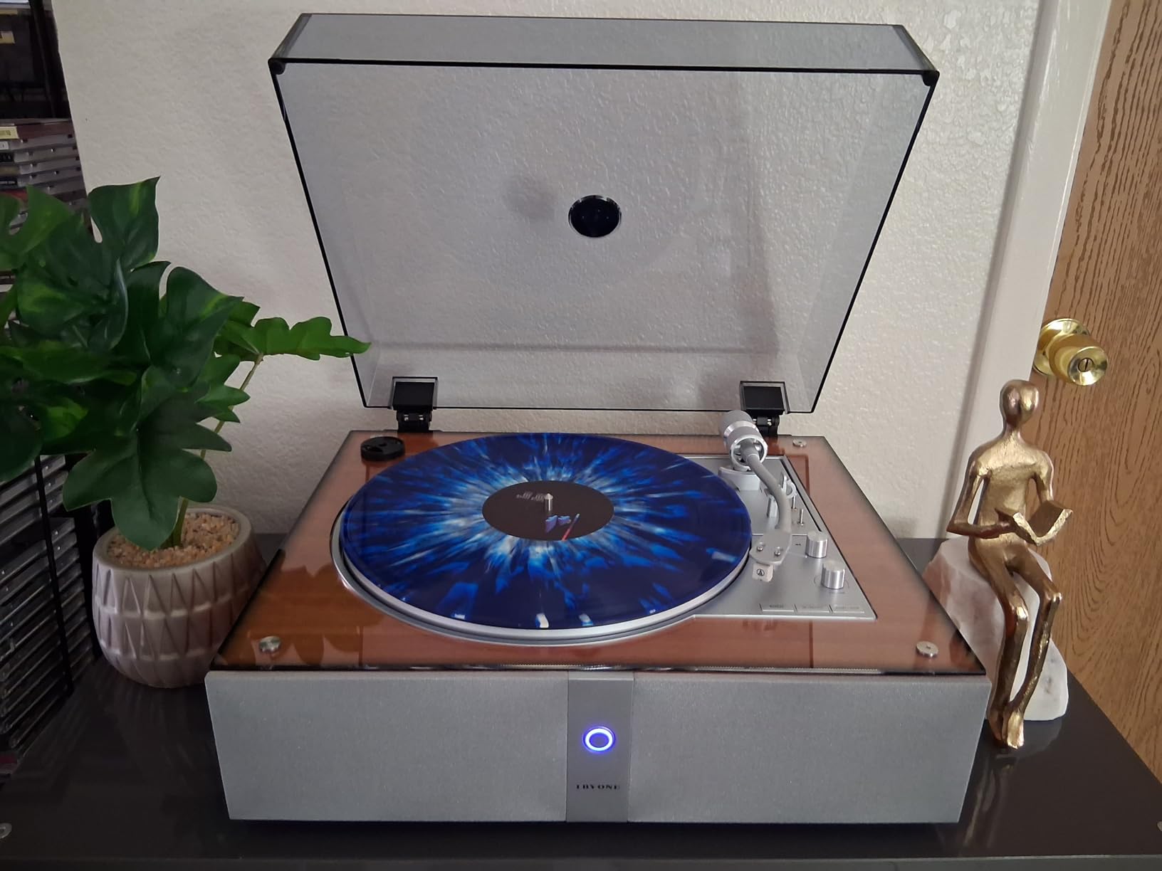 1 BY ONE Fully Automatic Record Player, All-in-One Vinyl Turntable customer photo 1