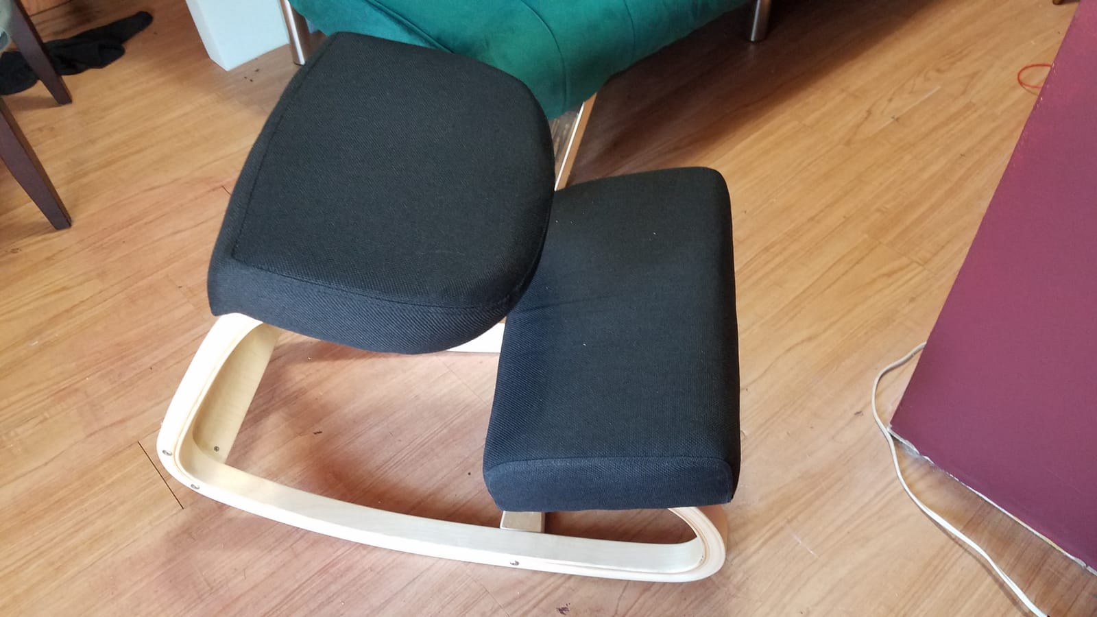 VIVO Wooden Rocking Kneeling Chair, Ergonomic Home Office Stool Posture Seat, Thick Black Cushions, Light Wood Frame, CHAIR-K04R customer photo 1
