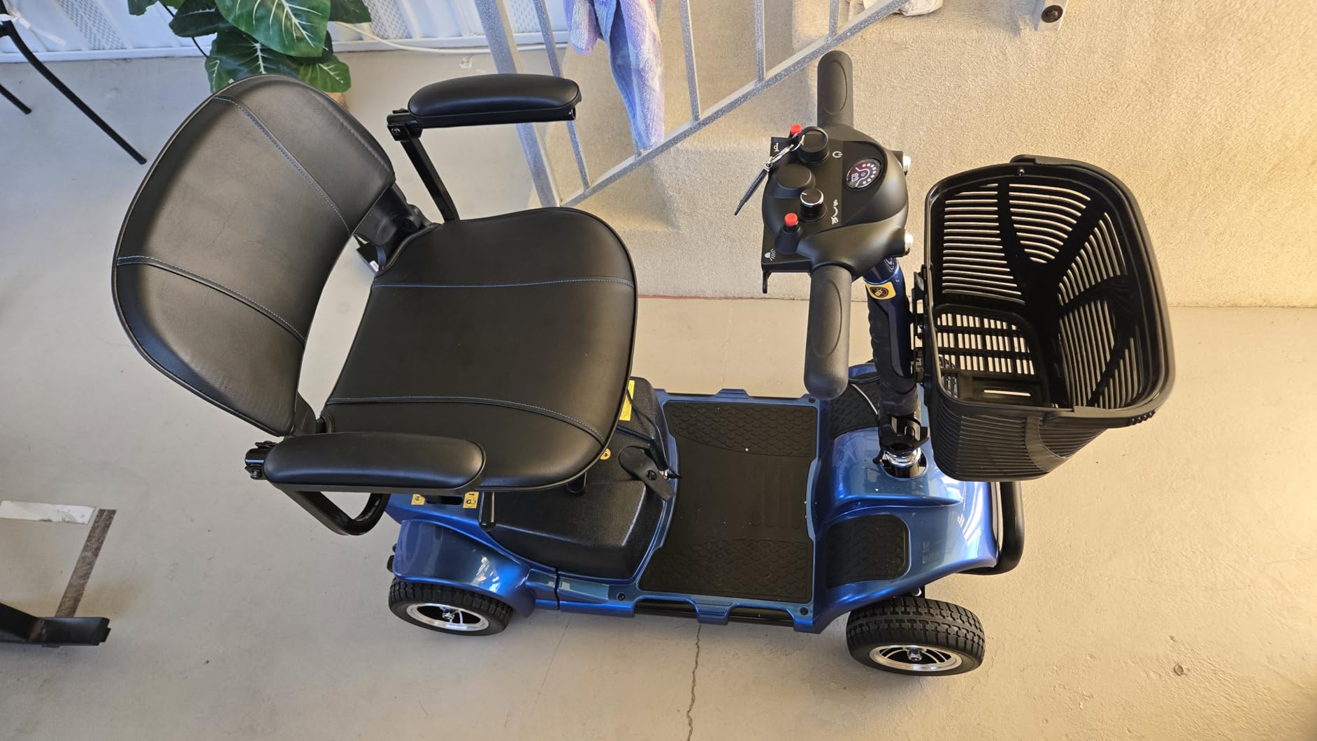Vive 4 Wheel Mobility Scooter - Electric Powered Wheelchair Device customer photo 1