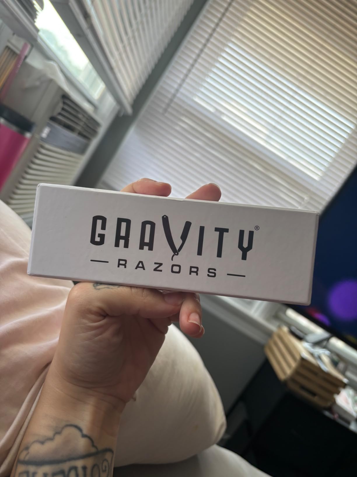 Gravity Razors Pro Straight Razor Kit, 2mm Ultra Exposure, 10 Blades, Mint customer photo 2