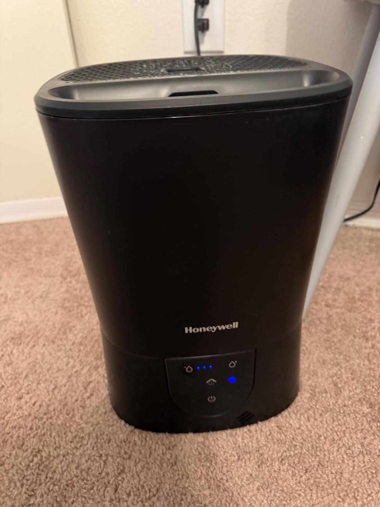 Honeywell Easy-to-Care Filter Free Warm Mist Humidifier, Black customer photo 2