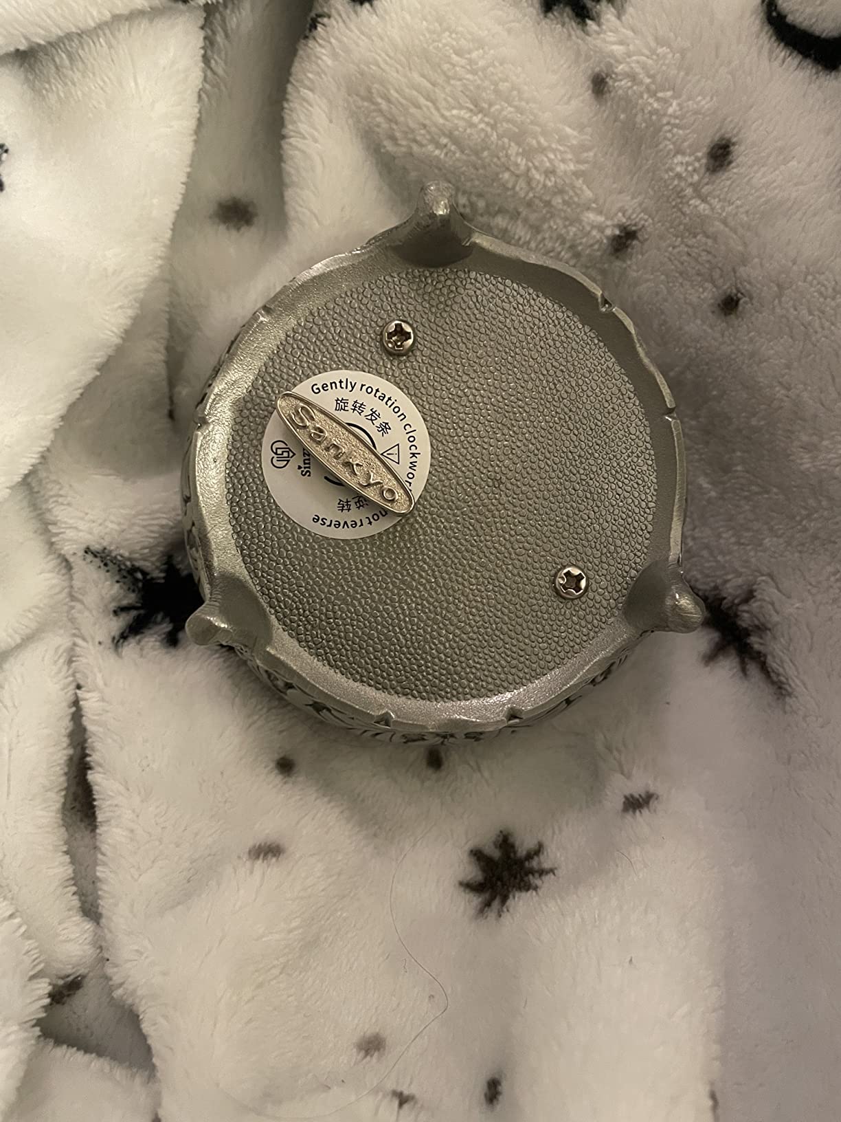 ROSIKING Round Emboss Alloy Metal Music Box Wind Up Antique Jewelry Musical Boxes Christmas Birthday Valentine's Day Gifts Plays Anastasia-Once Upon a December customer photo 1
