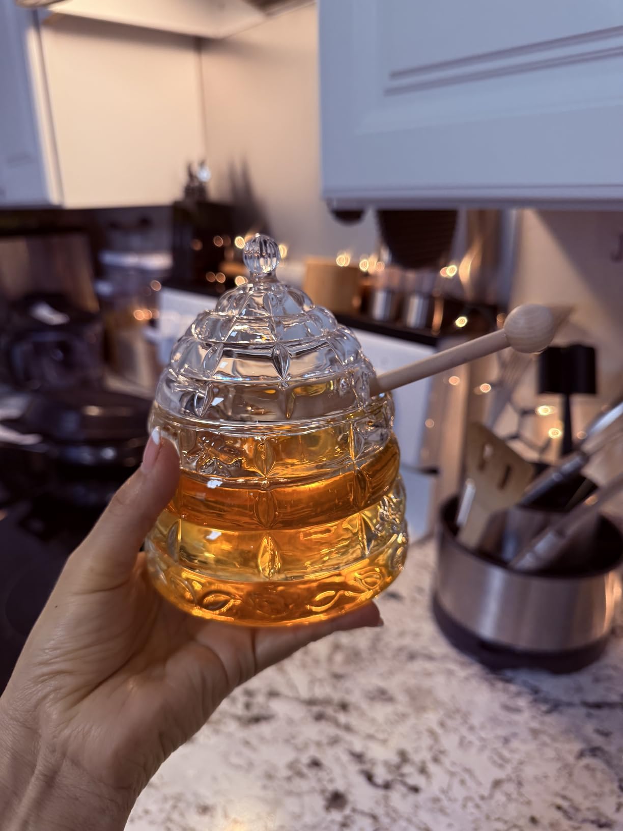 PAULSWAY 9 oz Beehive Crystal Honey Pot with 2 Dipper Sticks - Elegant Glass Honey Jar with Lid, No Drip Honey Dispenser & Syrup Container for Home Kitchen Decor customer photo 2