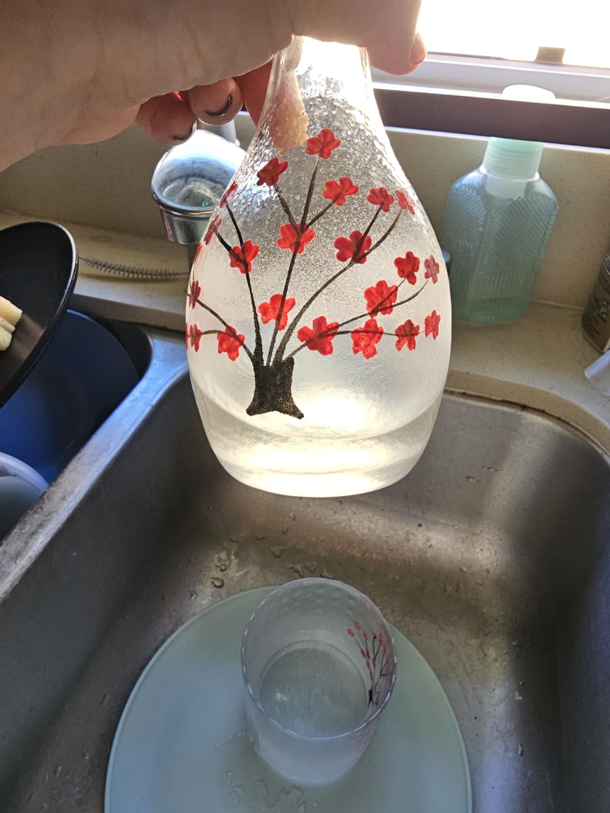 DUJUST Japanese Sake Set for 4, Handcraft Pink Cherry Blossoms Design, 1 Sake Bottle, 1 Sake Tank and 4 Sake Cups, Cold/Warm/Hot Sake Carafe, Special Japanese Gifts Set - 6 pcs customer photo 1