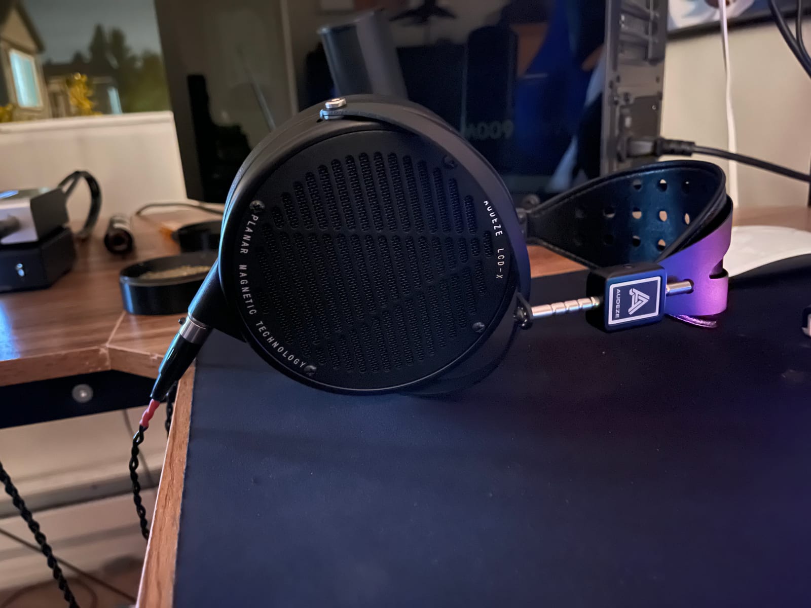 Audeze LCD-X Over-Ear Open Back Professional Headphone new 2021 and Later Version with Carry case, Combo 4 pin XLR Cable with 6.3mm and 3.5 mm adapters, Black customer photo 2