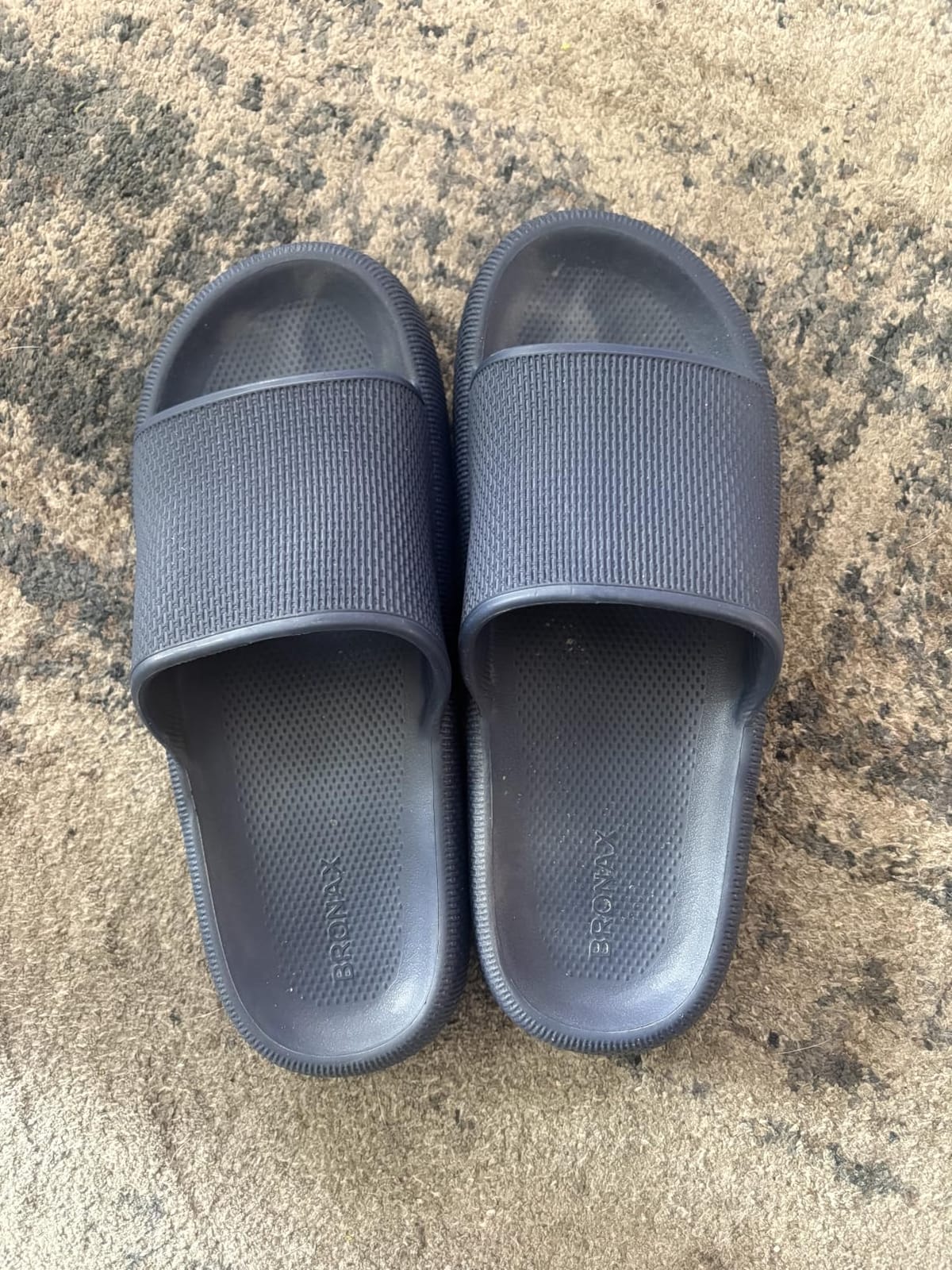 Cushioned Thick Sole Pillow Slippers for Women and Men Y10 customer photo 2