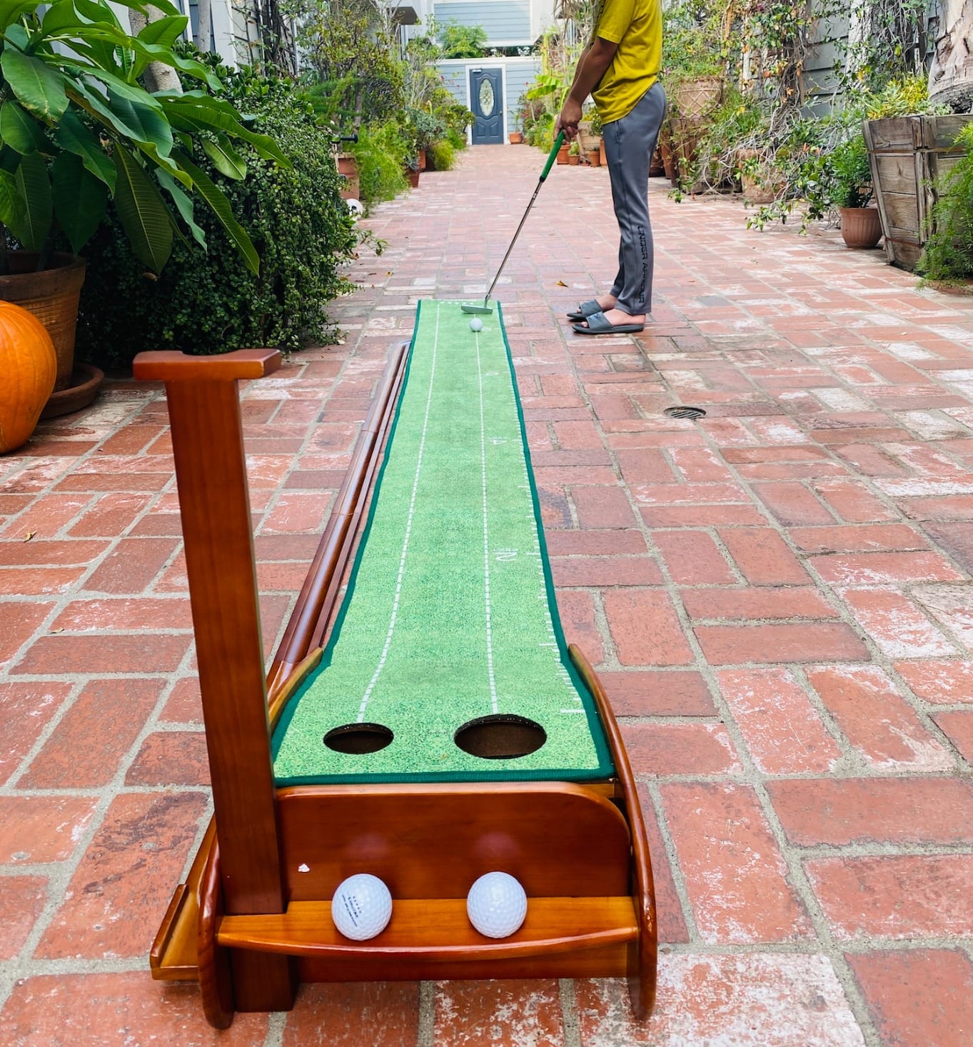 GimYaa Golf Putting Mat Green Indoor and Outdoor with Auto Ball Return, Game Practice Golf Gifts for Home, Office, Backyard, Crystal Velvet Mat customer photo 2