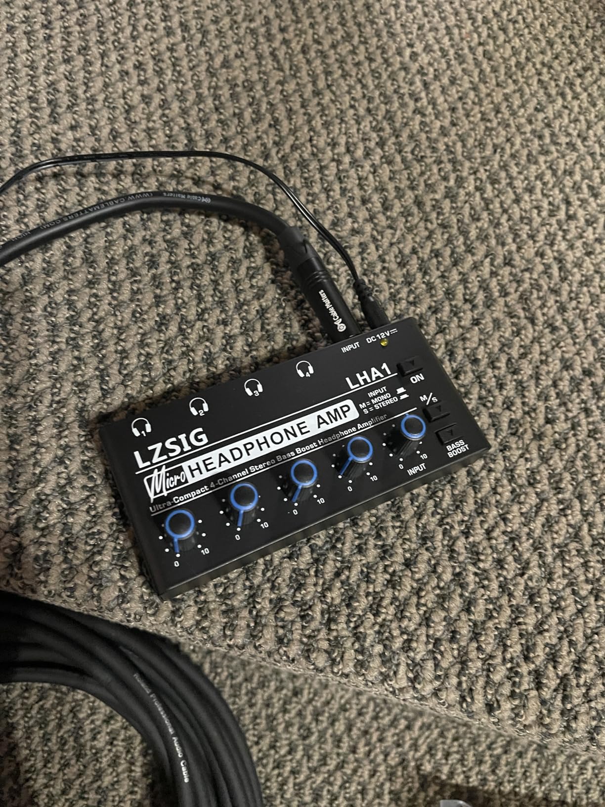 LZSIG Headphone Amplifier with Bass Boost, 4 Channel, 1 IN 4 OUT, DC 12V customer photo 1