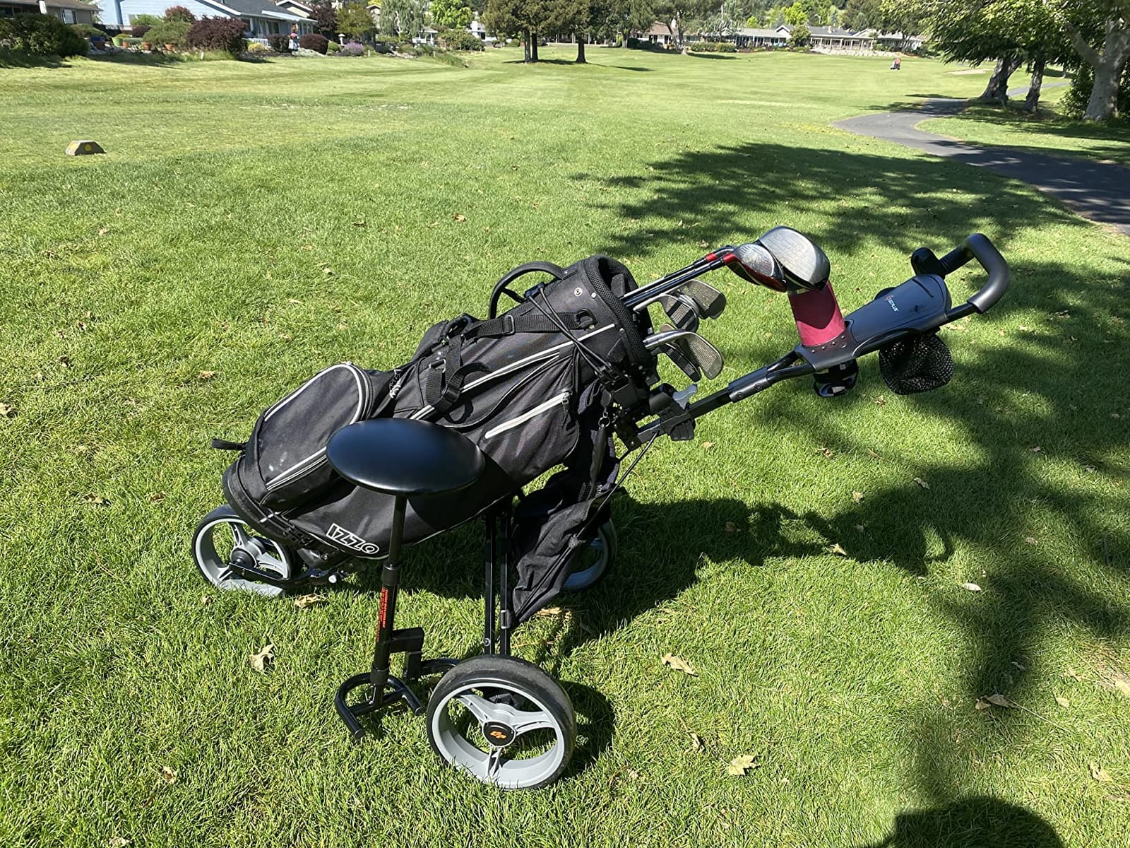 GYMAX Foldable 3-Wheel Height Adjustable Lightweight Golf Caddy Cart with Umbrella Holder, Hydraulic Seat, Storage Bag & Cup Holder customer photo 2