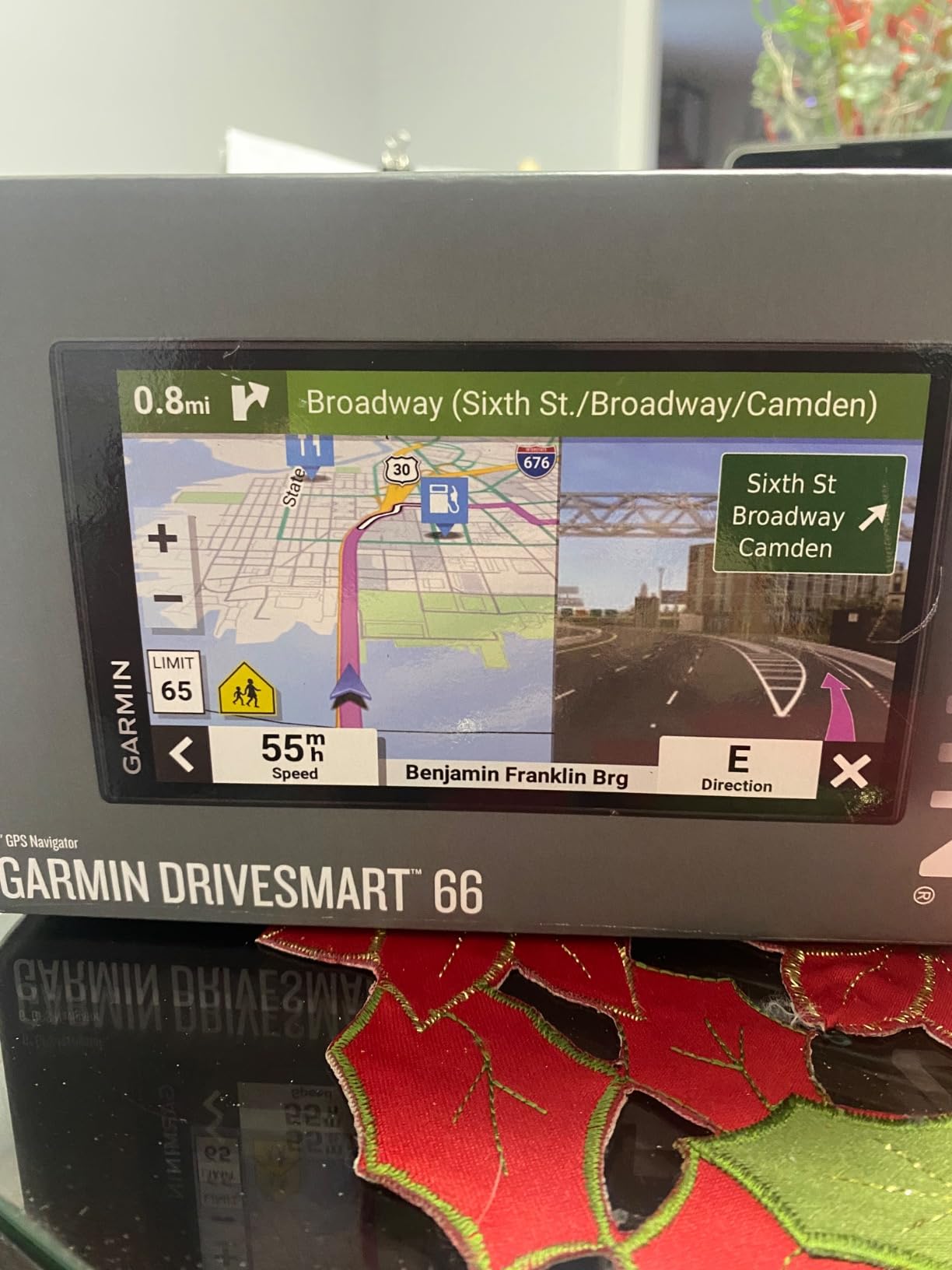 Garmin DriveSmart 76, 7-inch Car GPS Navigator with Bright, Crisp High-Resolution Maps and Garmin Voice Assist customer photo 1