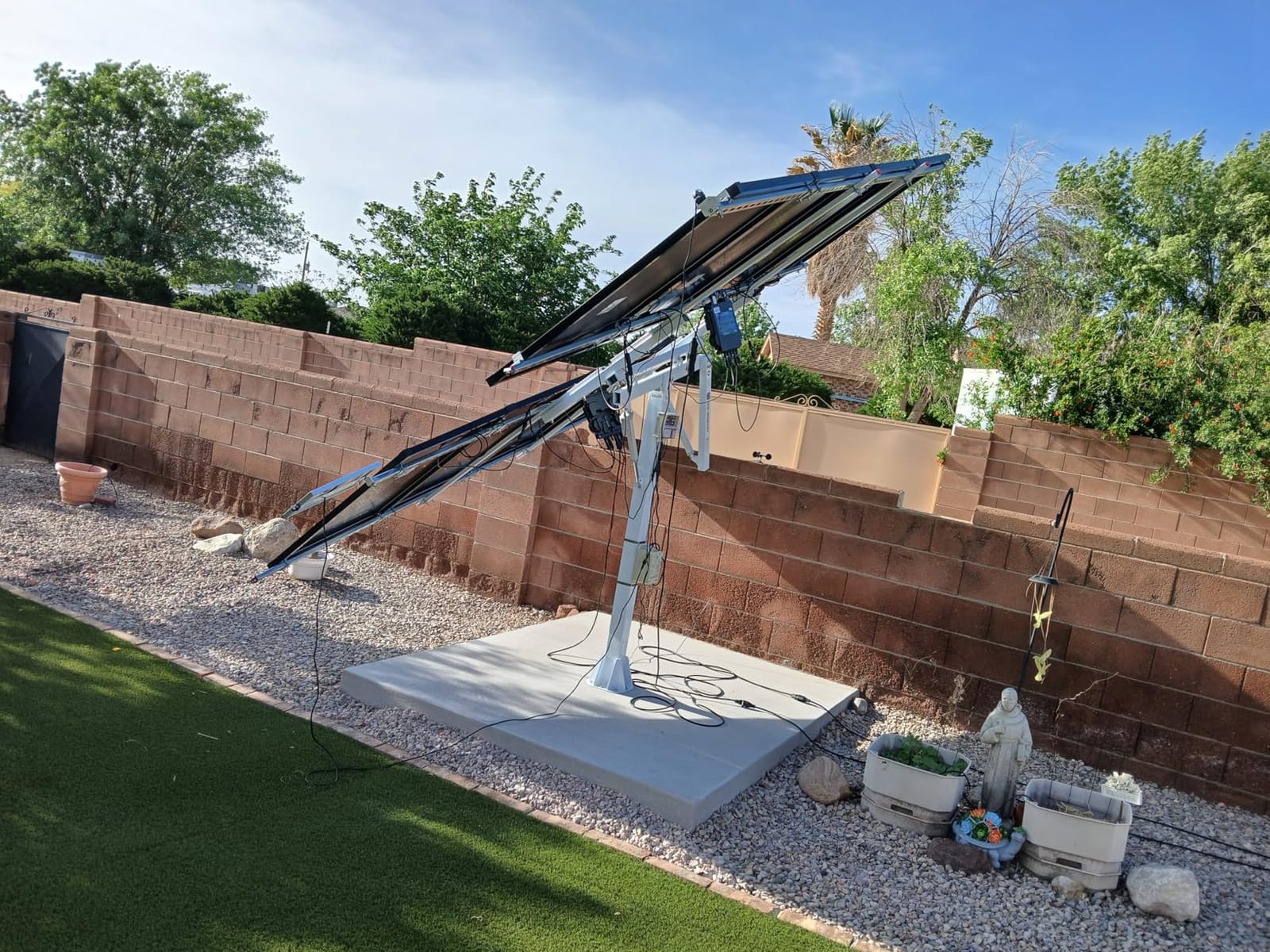 Plug and Play Solar Panel Power with 800-Watt Solar Panels and 800-Watt Inverter; Simply Plug into Wall customer photo 1