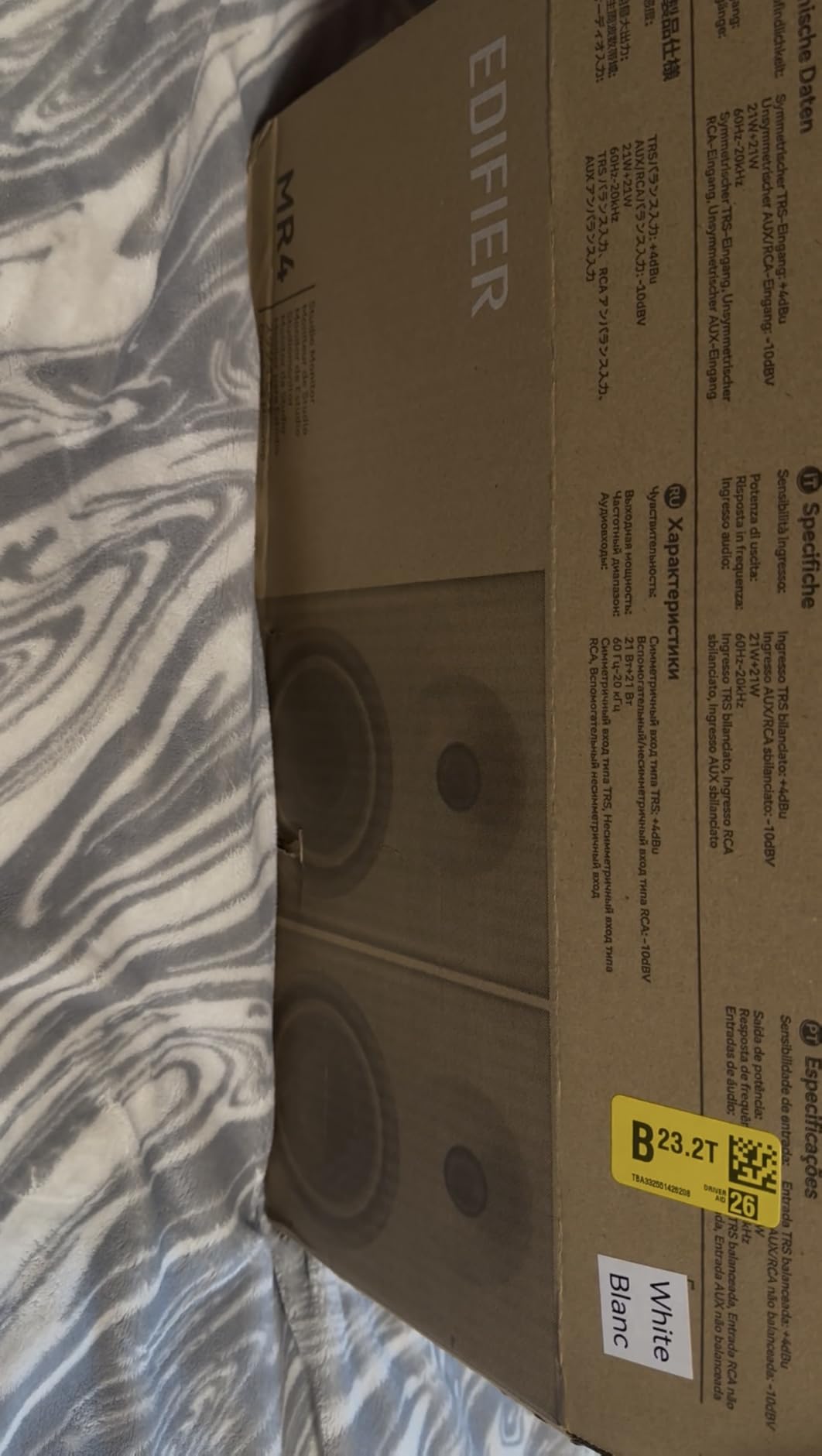 Edifier MR4 Studio Monitor Speakers, 4 inch Active Near-Field customer photo 2