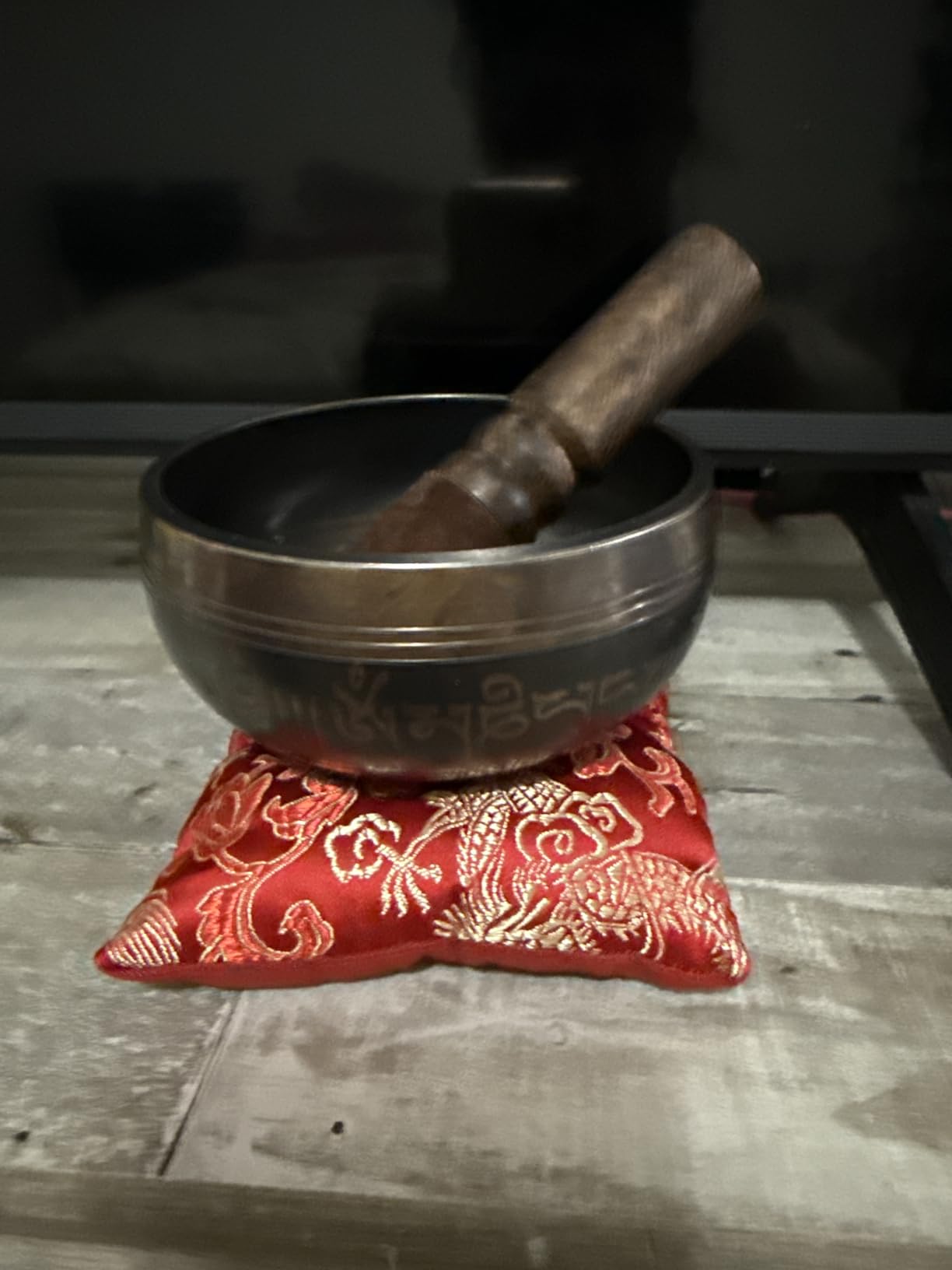 Premium Tibetan Singing Bowl Set – Handmade in Nepal Sound & Meditation Bowl – Spiritual Decor for Yoga, Wellness Spaces & Relaxation by Himalayan Bazaar (Brown & Red) customer photo 2