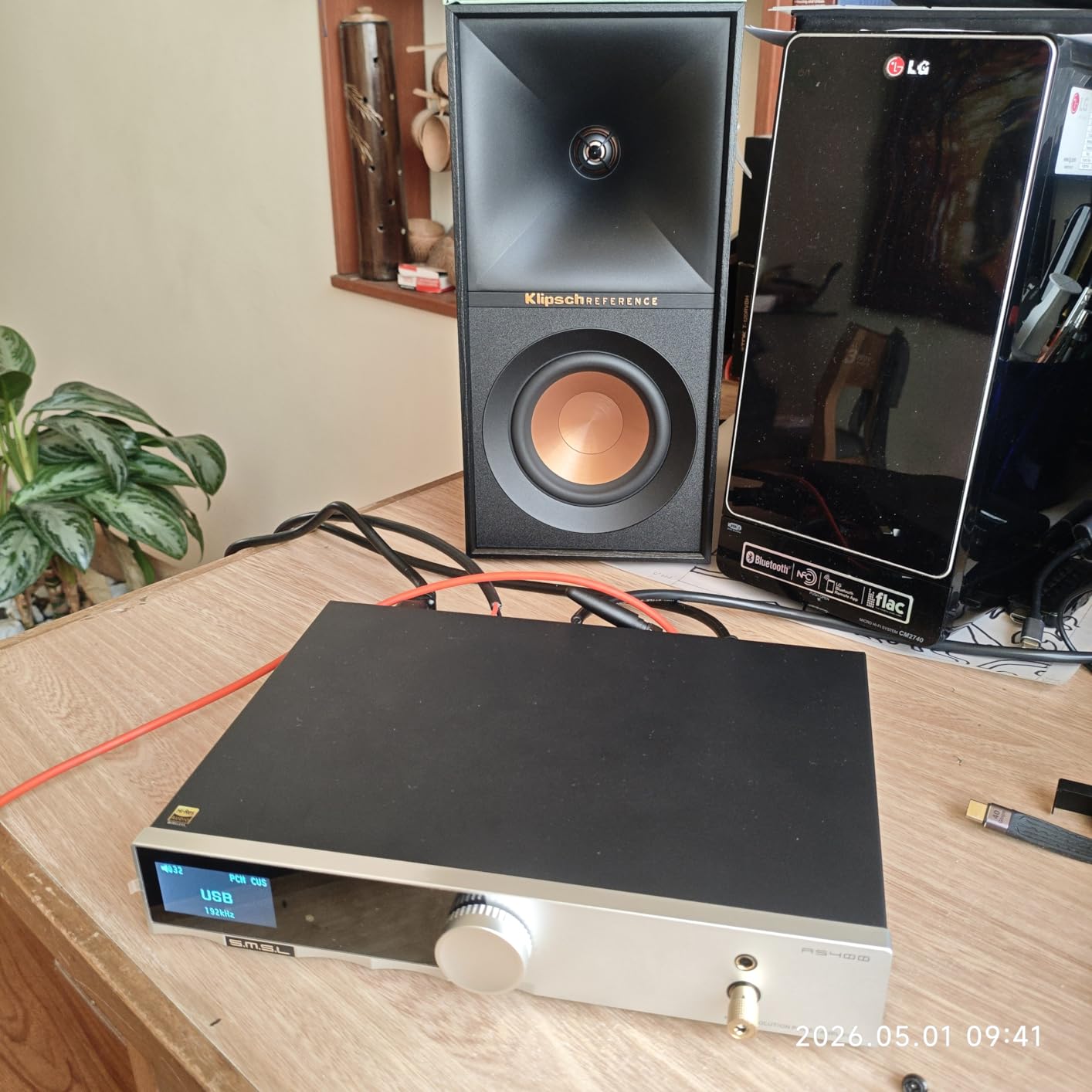 Klipsch Reference Next-Generation R-50M Horn-Loaded Bookshelf Speakers with 5.25” Spun-Copper Woofers for Best-in-Class Home Theater Sound in Black customer photo 1