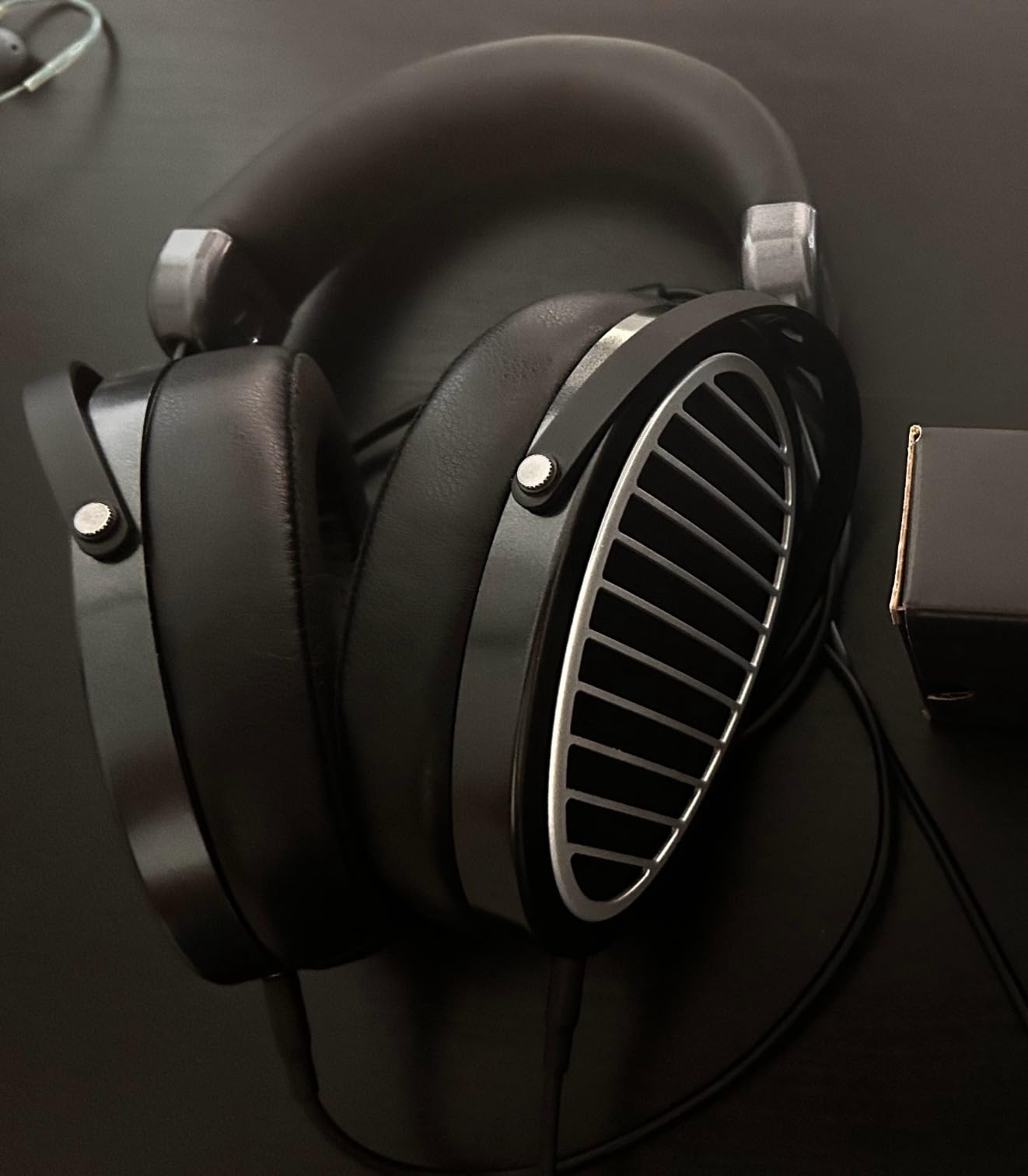 HIFIMAN Edition XS Full-Size Over-Ear Open-Back Planar Magnetic Hi-Fi Headphones with Stealth Magnets Design, Adjustable Headband, Detachable Cable for Audiophiles, Home, Studio-Black customer photo 1
