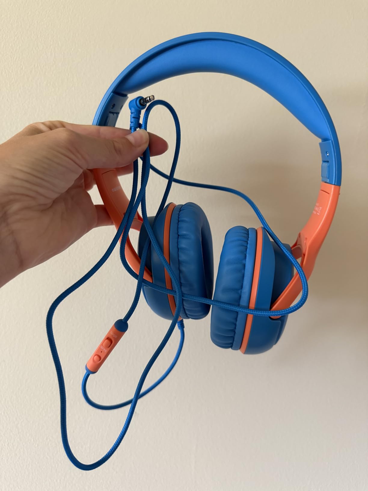awatrue AT2 Kids Headphones for School with Mic, 85/94dB Safe Volume Limit customer photo 1