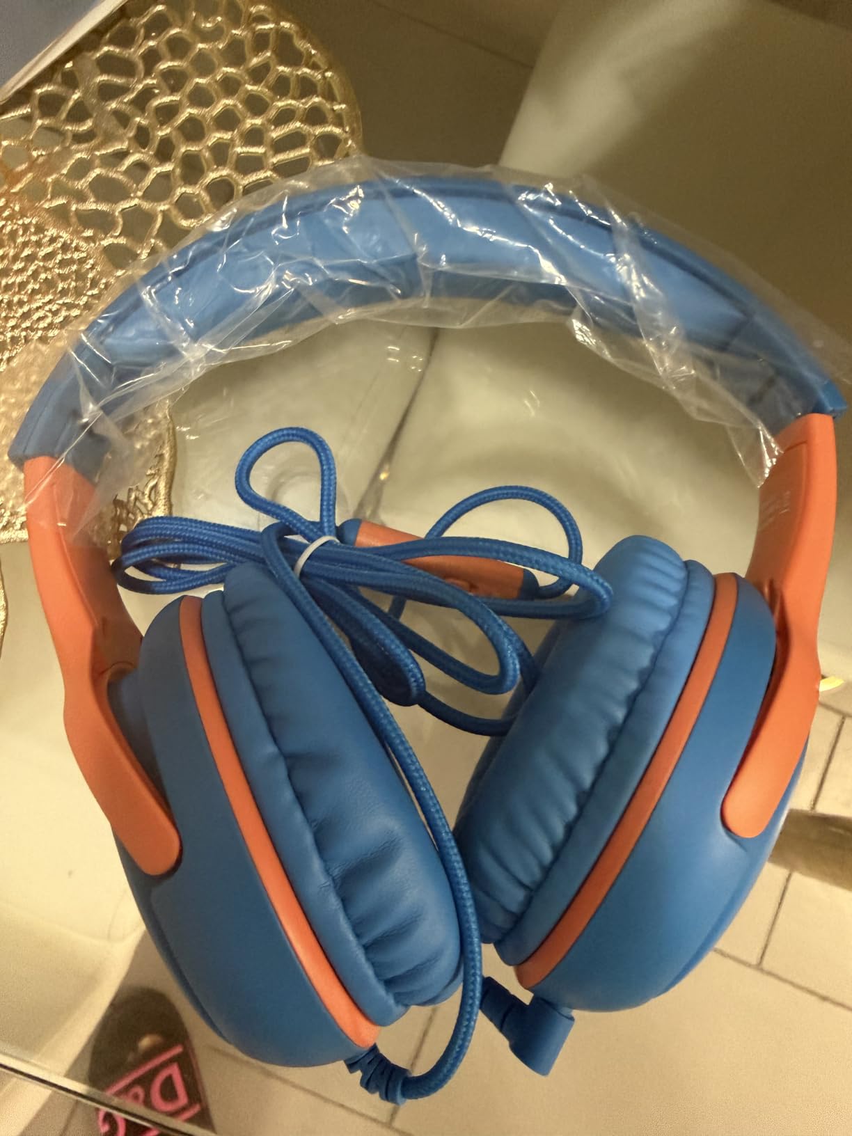 awatrue AT2 Kids Headphones for School with Mic, 85/94dB Safe Volume Limit customer photo 2