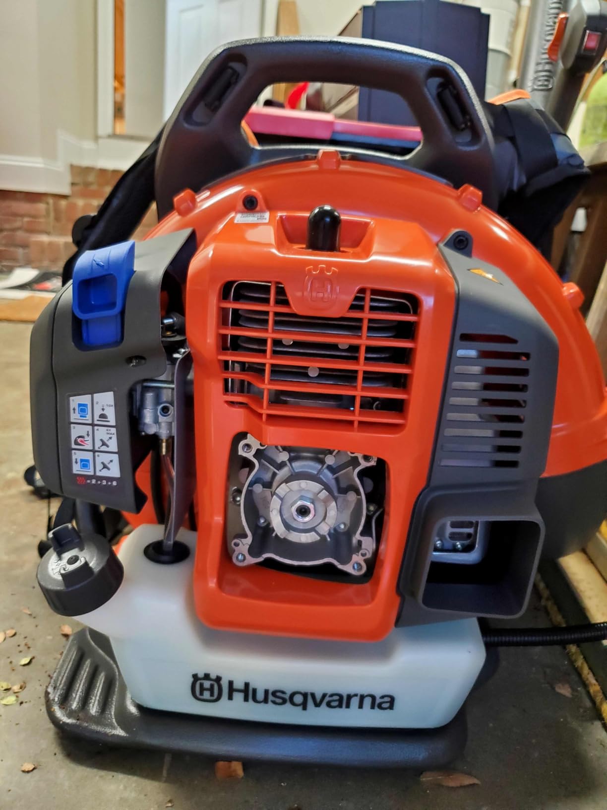 Husqvarna 150BT Gas Backpack Leaf Blower, 51-cc 2.16-HP 2-Cycle customer photo 1