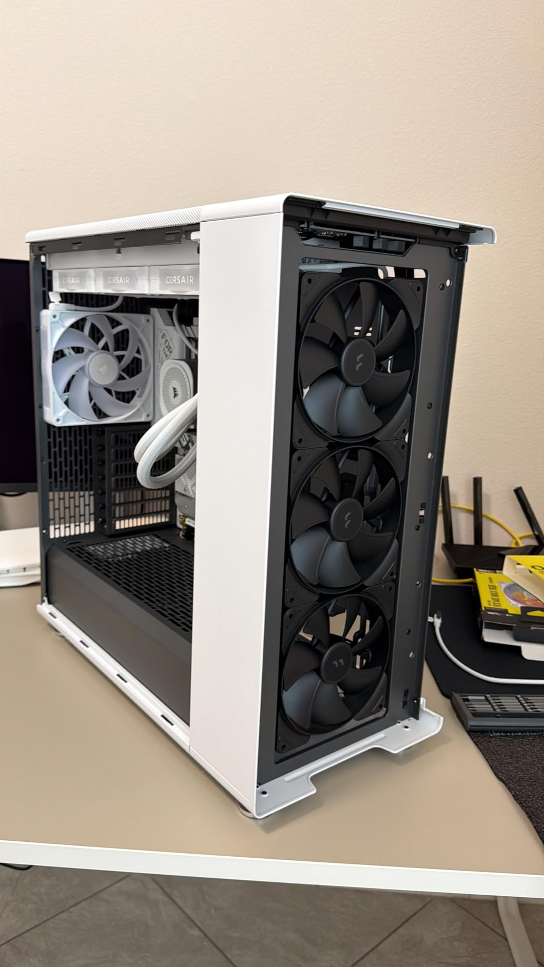 Fractal Design North Charcoal Black Tempered Glass Dark - Genuine Walnut Wood Front - Glass Side Panel - Two 140mm Aspect PWM Fans Included - Type C USB - ATX Airflow Mid Tower PC Gaming Case customer photo 1