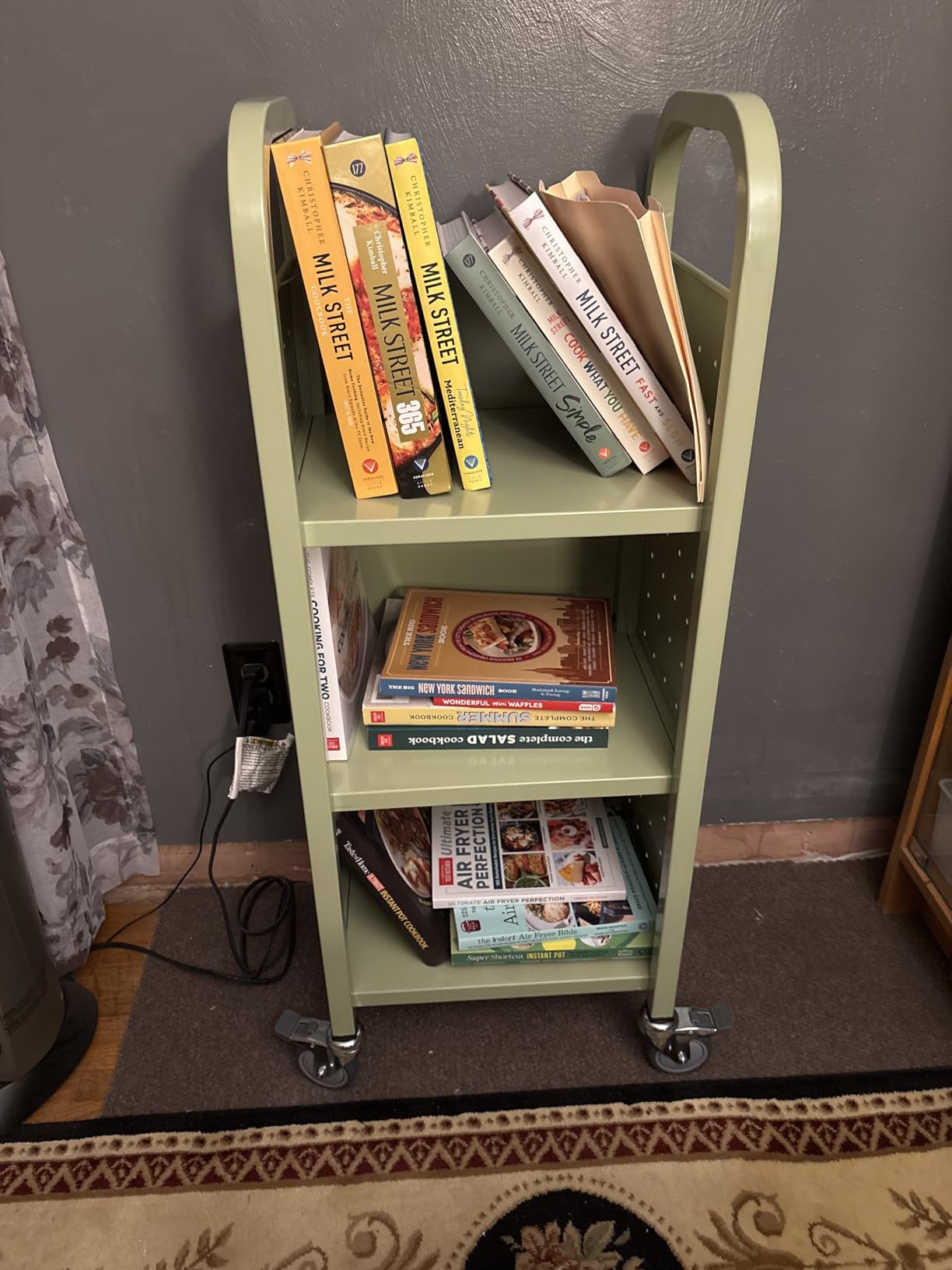 Workington Single Bank Rolling Book Truck Book Cart with 3 Flat Shelves, Library Book Cart with Swivel Lockable Casters 3000 Black customer photo 1
