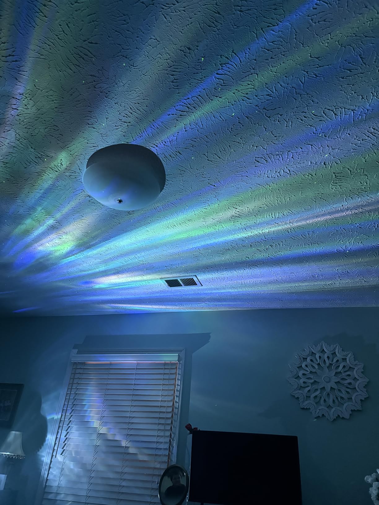 ENOKIK Galaxy Projector, Star Aurora Night Light Bluetooth Speaker, Black customer photo 1
