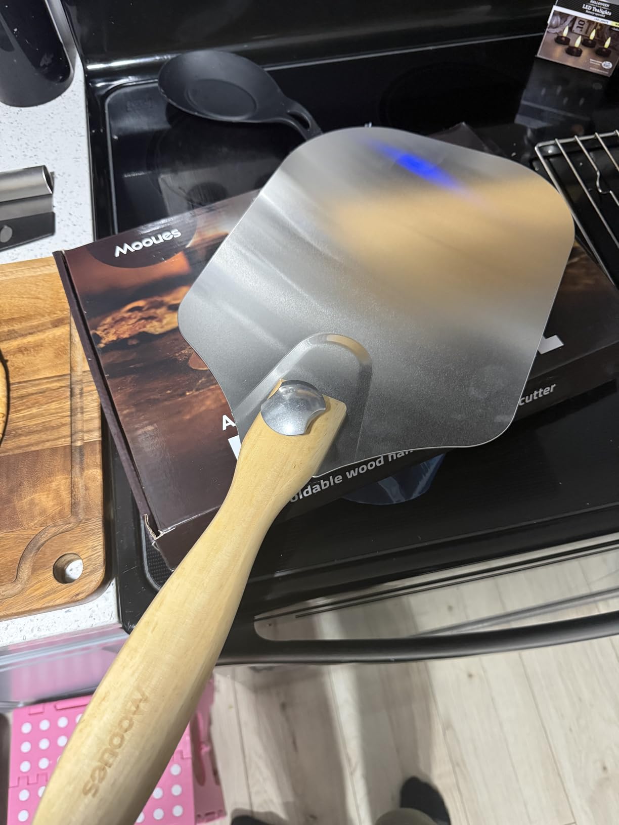 Mooues Pizza Peel Aluminum 12 inch Pizza Spatula with Rocker Cutter customer photo 1