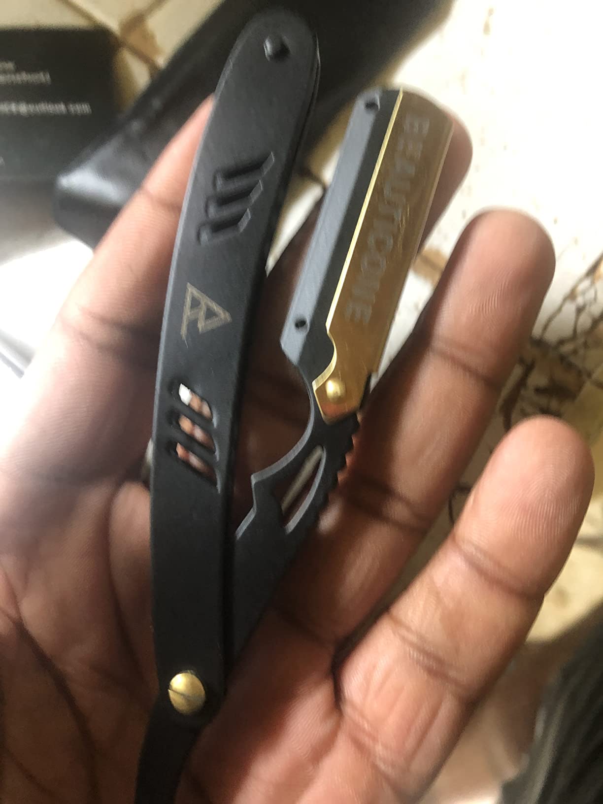 BEAUTICONE Straight Razors for Men - Professional Wood Handle Straight Edge Razor with 20 Replaceable Single Edge Blades - Stainless Steel Barber Shavette for Beard Shaving - Navajas para Barbero customer photo 1