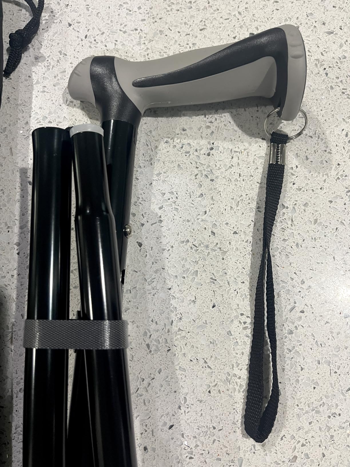 REHAND Walking Cane - Foldable, Adjustable, Collapsible Walking Canes for Men & Women, Heavy Duty All Terrain Tip, with Travel Bag | Walking Sticks for Seniors & Adults customer photo 1