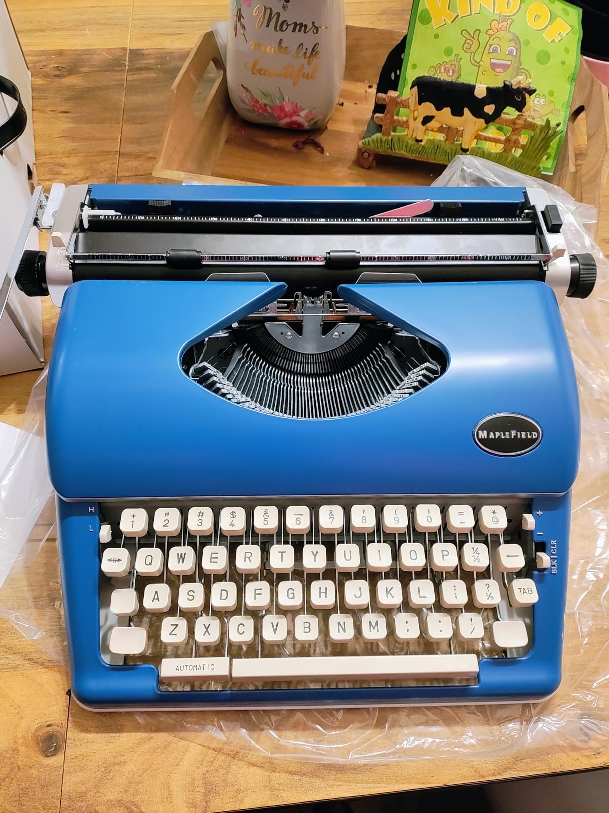 Maplefield Vintage Manual Typewriter Machine - Red Typewriter for Writers & Authors - Antique Desk Decor & Office Accessory - Compact Design & Easy Setup customer photo 2