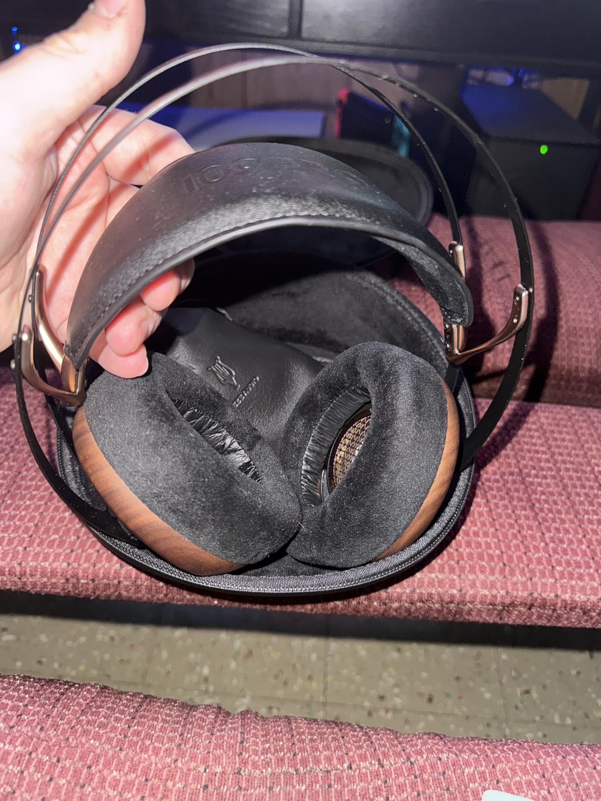 MEZE AUDIO 109 PRO | Wired Over-The-Ear Walnut Wood Audiophile Open-Back Headphones | 50mm Dynamic Drivers | Low Impedance 40 Ohms | Cables and Carrying Pouch Included | 2-Year Warranty customer photo 1