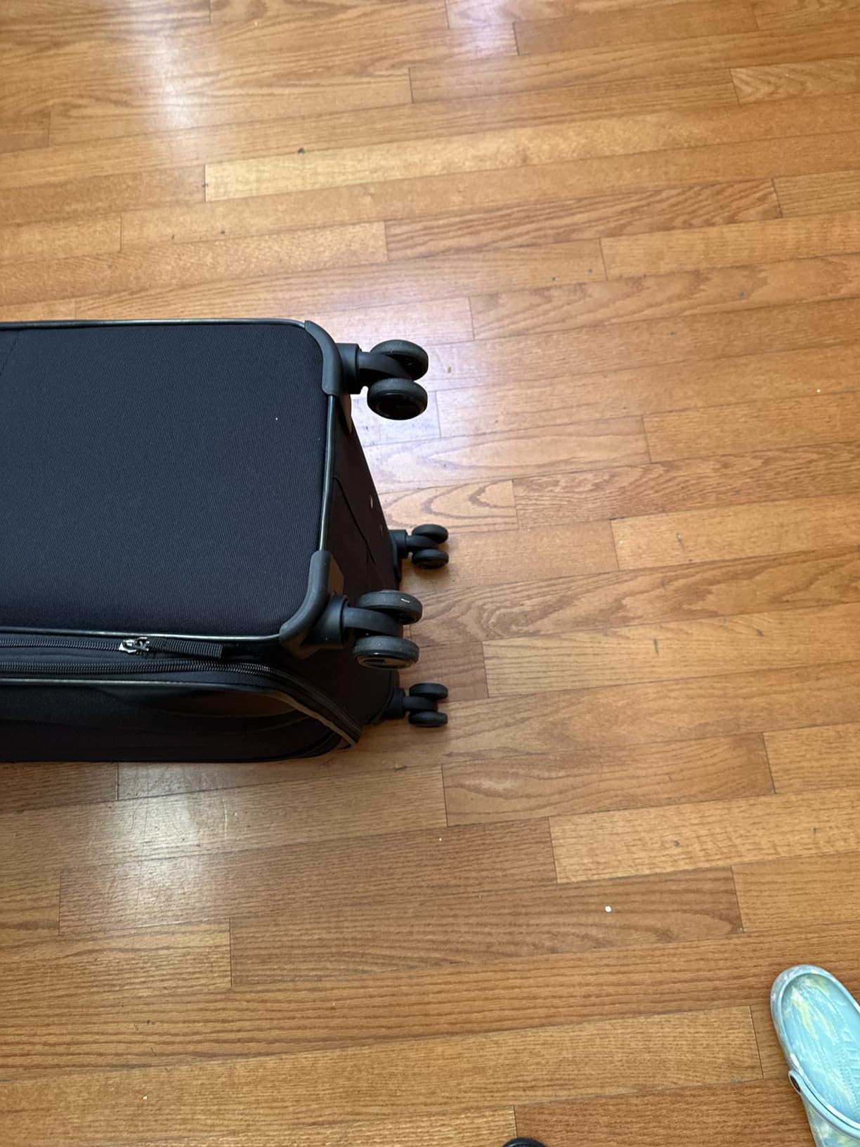 American Tourister 4 KIX 2.0 Expandable Softside Luggage with Spinner Wheels, 24 SPINNER, BLACK customer photo 1