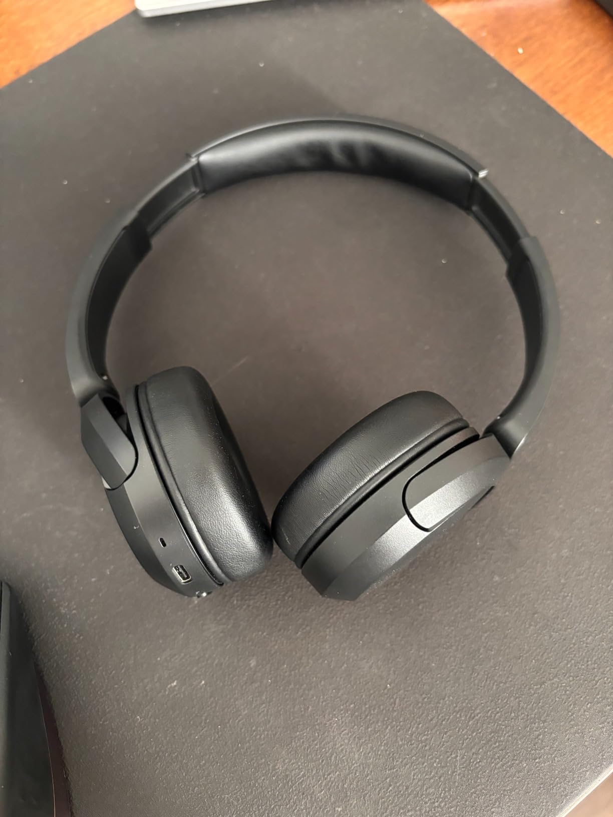 Sony WH-CH520 Wireless On-Ear Bluetooth Headphones with Microphone, Blue customer photo 1