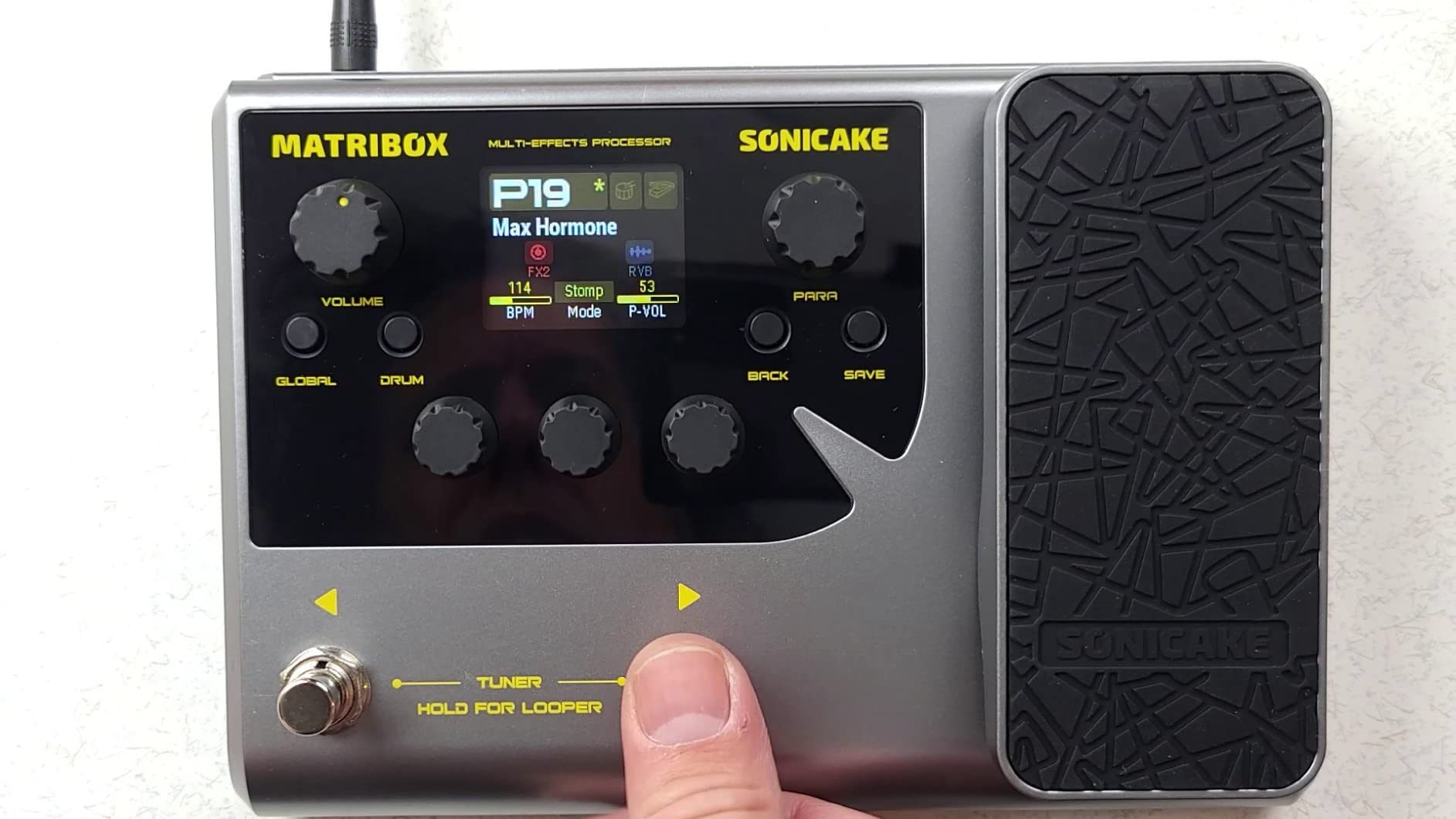 SONICAKE Matribox - Guitar Multi Effects Processor with Expression Pedal customer photo 2