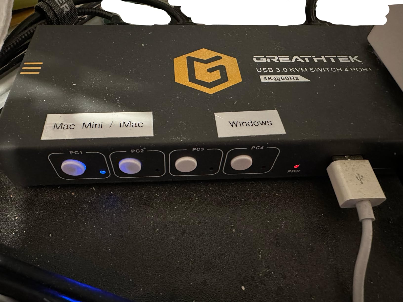 USB3.0 KVM Switch HDMI 4K@60Hz for 4 Computers Share 1 Monitor, KVM Switch 4 Port with 3 USB 3.0 Ports Share Keyboard Mouse, Support Button Switch, Plug and Play customer photo 2