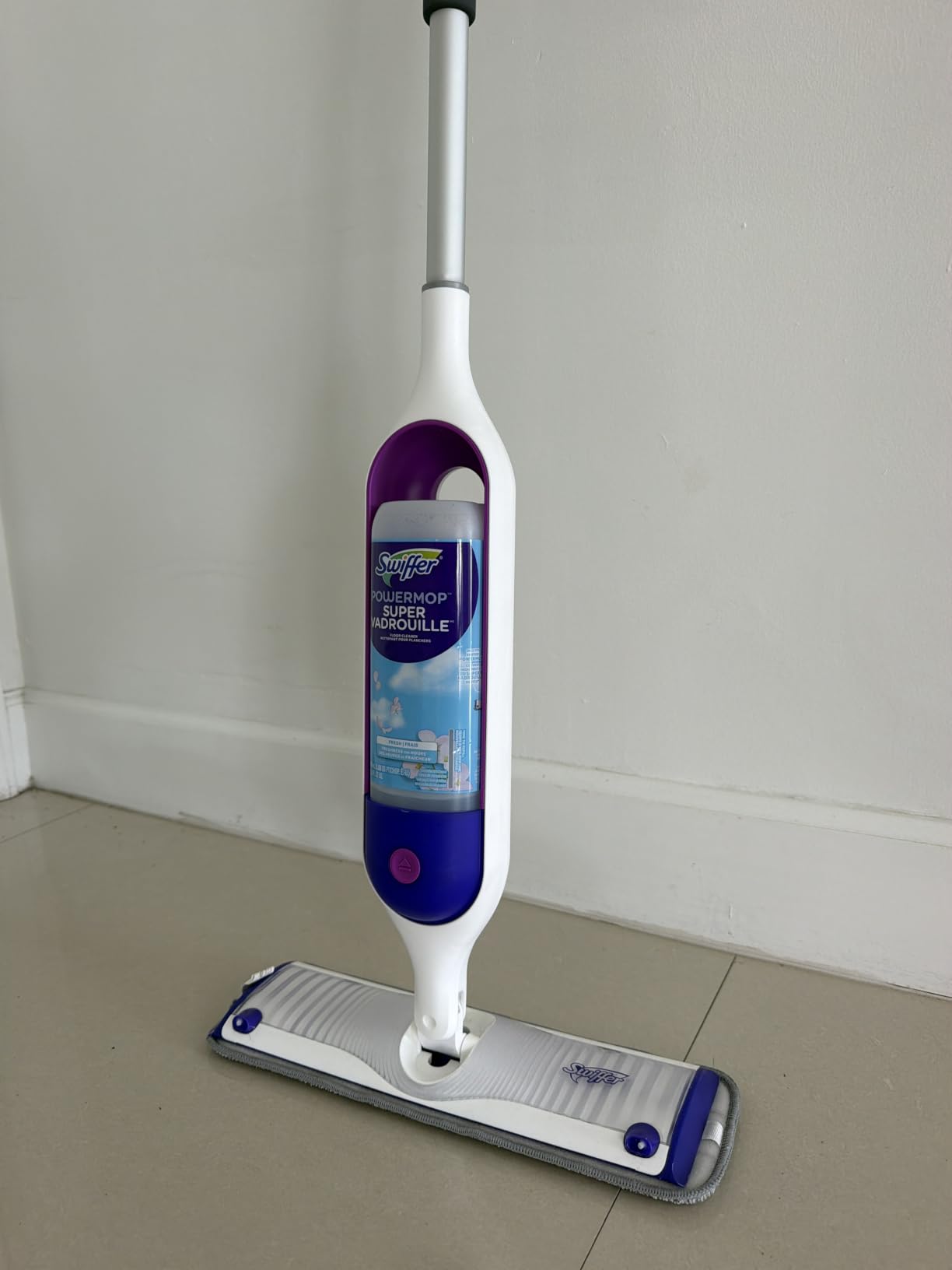 Swiffer PowerMop Mopping Kit for Floor Cleaning, Set Includes 1 Power Mop, 2 Replacement Pads, 1 Liquid Solution Refill, 2 Batteries, No Bucket Needed Electric Spray Cleaner, Multi-Surface and Wood customer photo 2
