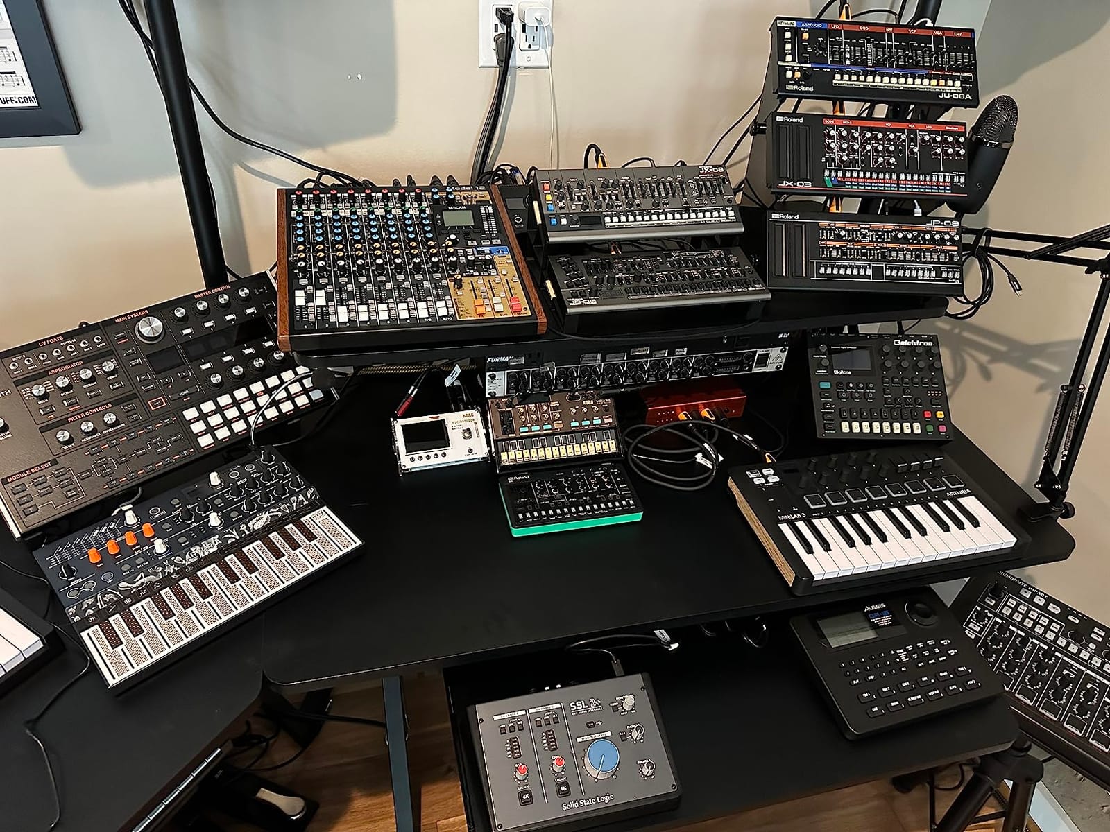 Roland AIRA Compact S-1 Tweak Synth | Ultra-Portable Micro Polysynth. Advanced Tools customer photo 2