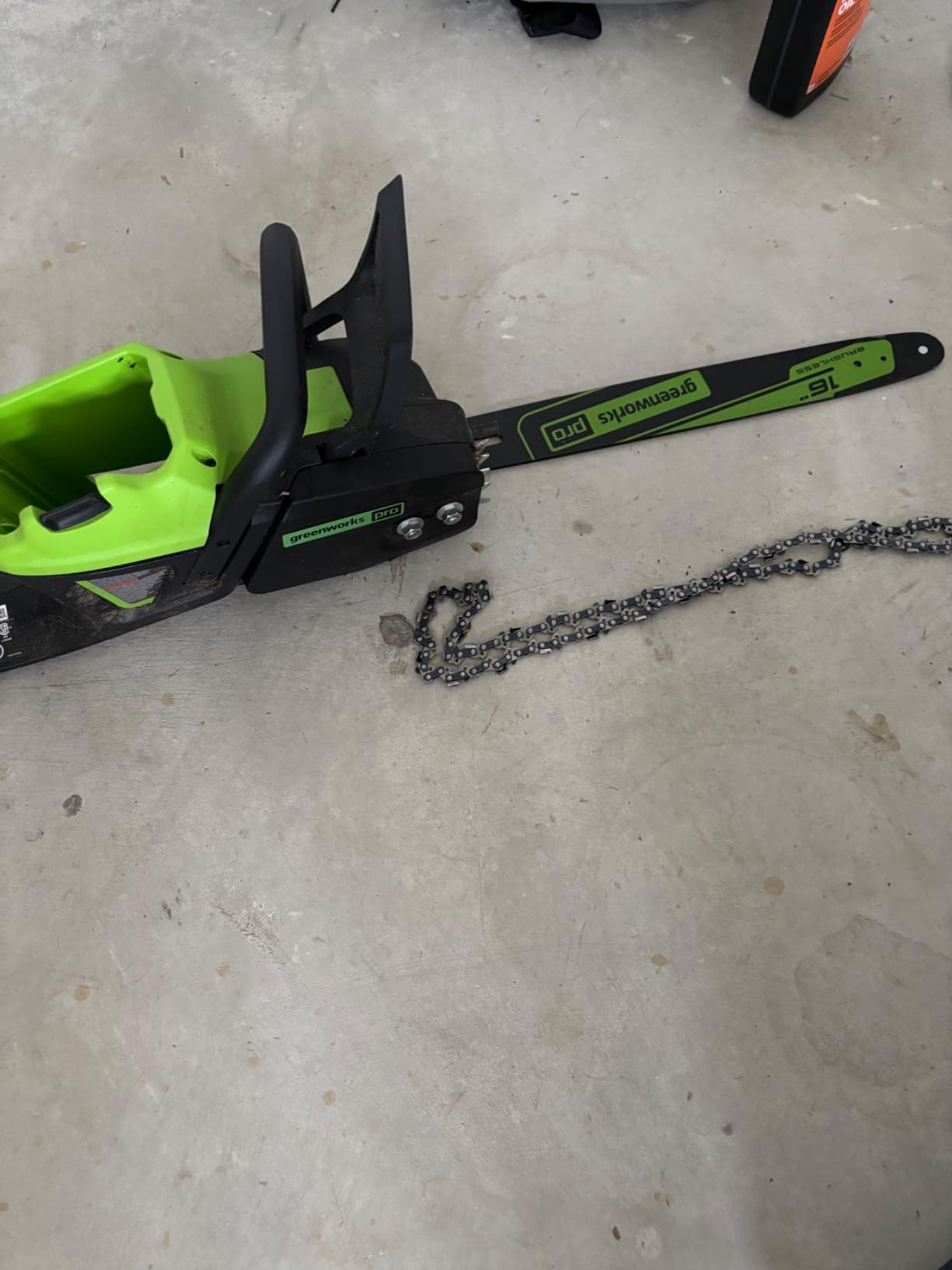 Greenworks 60V 16 in Cordless Electric Chainsaw, 2.5 Ah Battery and Charger customer photo 1