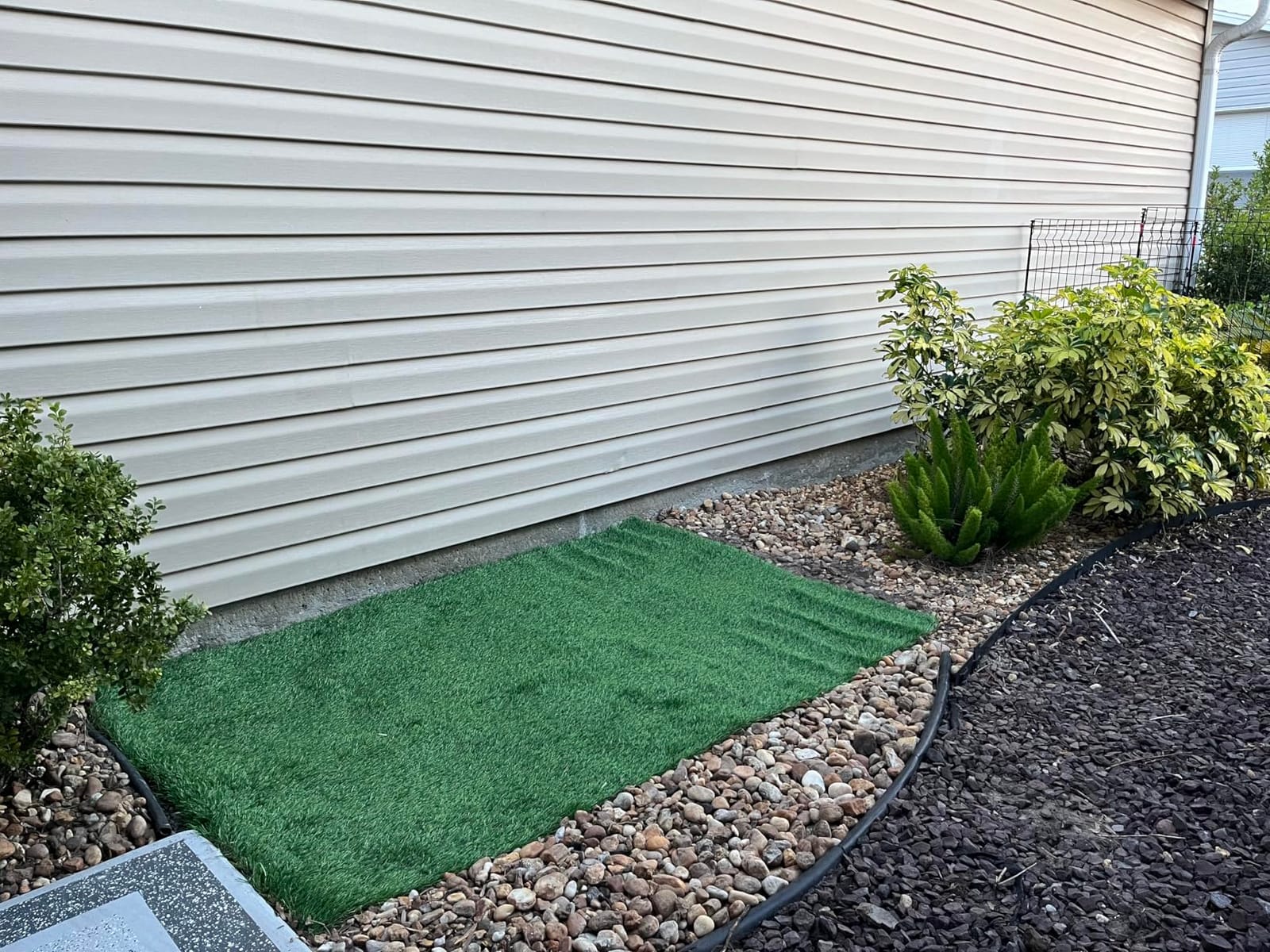 Weed Barrier Landscape Fabric Heavy Duty, 2.6FT x 100FT Thicken Garden Blocker Fabric Weed Mats, Weed Control Garden Cloth, Woven Geotextile Fabric for Garden Beds, Underlayment, Commercial Driveway customer photo 2