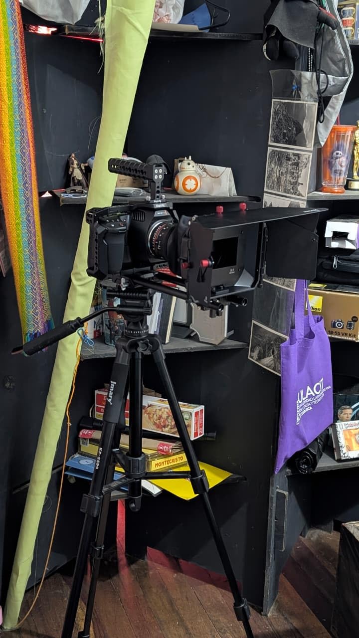 Blackmagic Design Pocket Cinema Camera 6K Pro (CINECAMPOCHDEF06P) - Bundle Includes Two (2) Additional NP-F570 Batteries, Dual Battery Charger, and SolidSignal Microfiber Cloth customer photo 1