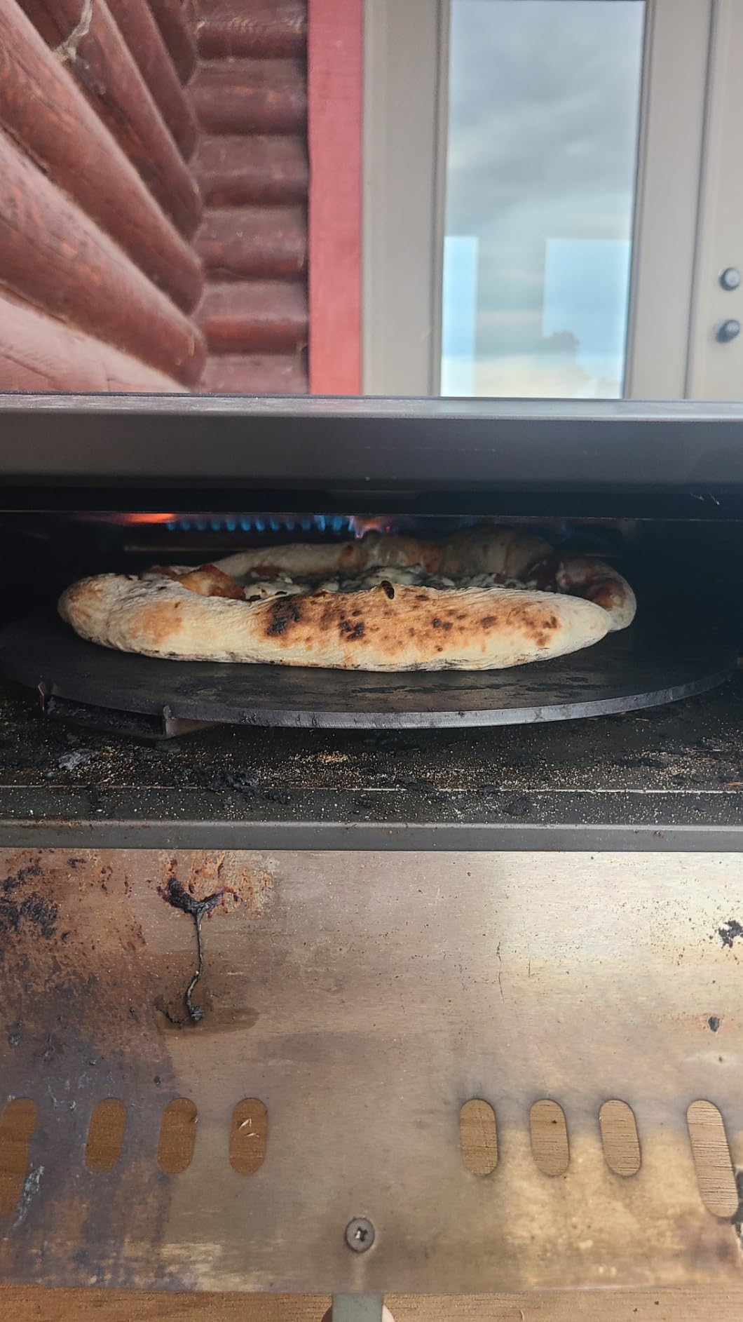 VEVOR Gas Outdoor Pizza Oven, 16-inch Propane Pizza Ovens with Auto Rotatable Stone, Large Portable Pizza Maker for Outside BackYard Camp, Waterproof Bag, Peel, IR Thermometer, CSA Certified, Black customer photo 2
