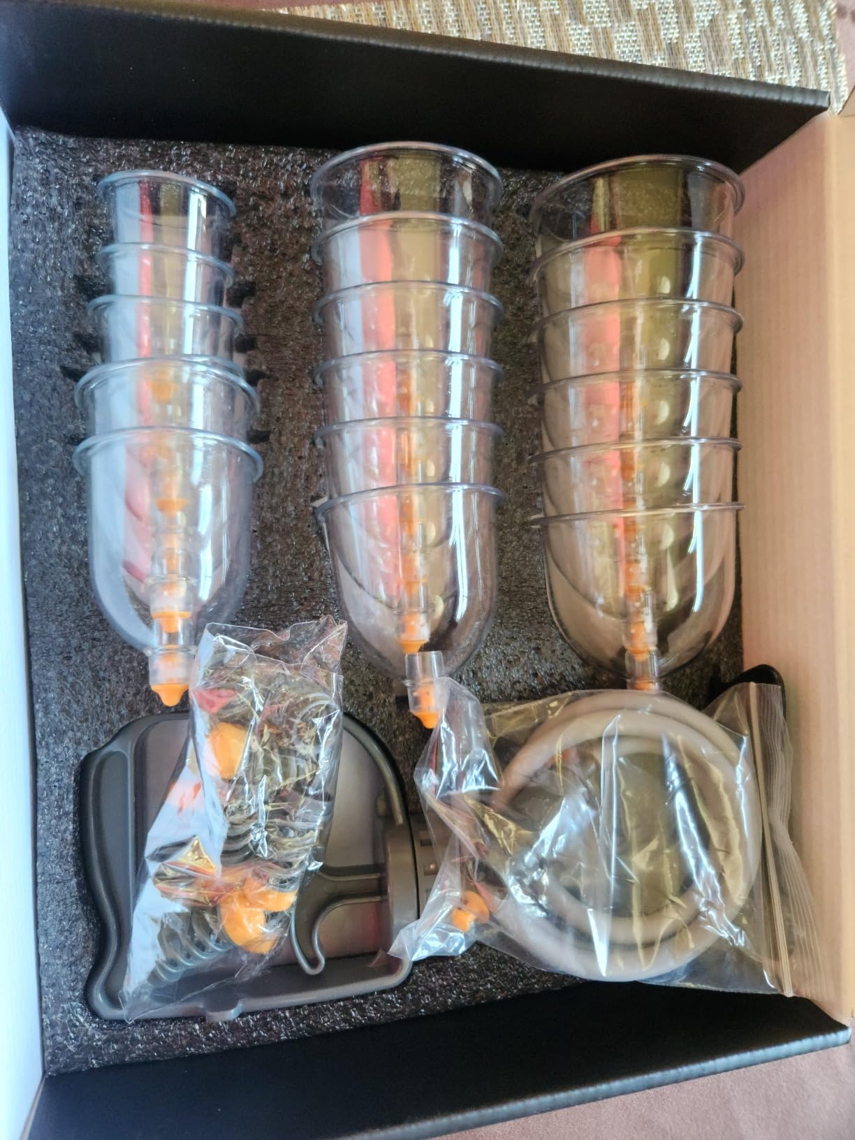 Cupping Therapy Set, 18 Pcs Cupping Set, Professional Cupping Kit for Massage Therapy, Portable Upgrade Cupping with Case, Pump Suction Cups for Cellulite Muscle Pain Relief Physical Therapy. customer photo 1