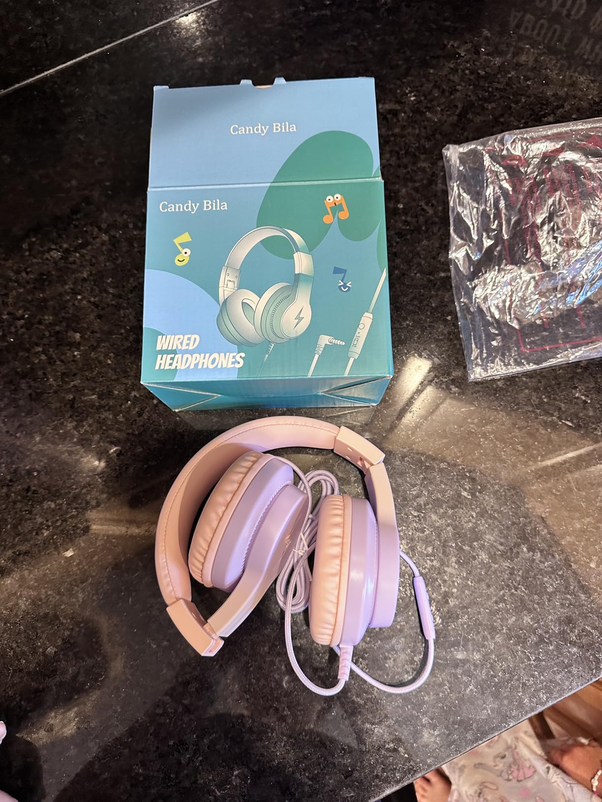 Candy Bila Wired Kids Headphones for School, Over-Ear for Boys Girls customer photo 2