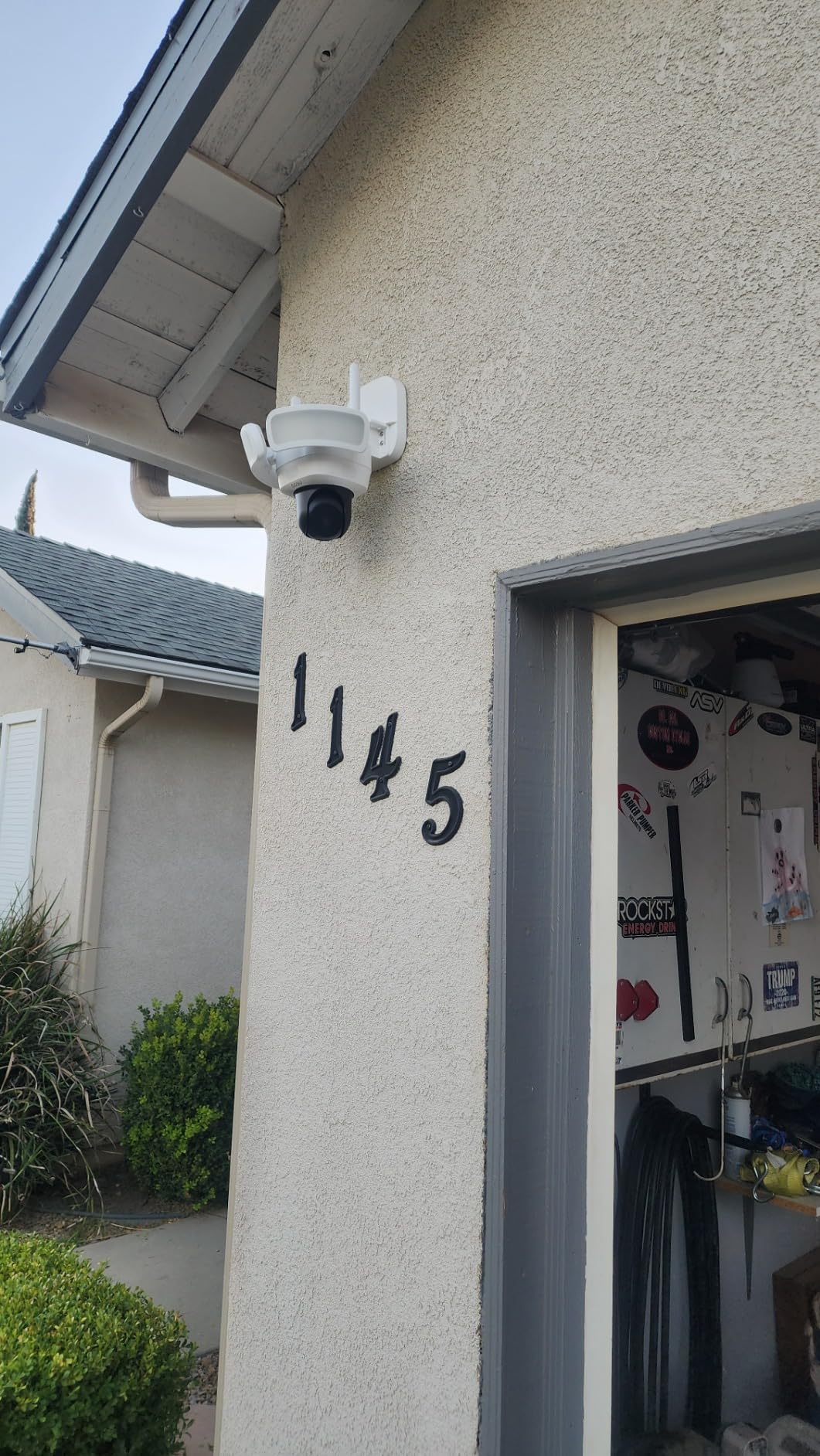 aosu Wired Floodlight Camera 3K 2600-Lumen 24/7 Recording customer photo 1