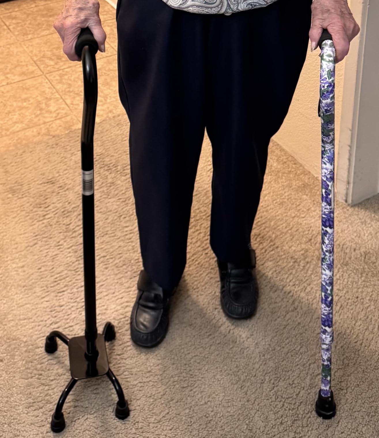 Medline Aluminum Quad Cane with Small Base, 300 lb Capacity, for Balance, Knee Injuries, Leg Surgery Recovery & Mobility, Portable, Sturdy Walking Aid for Seniors & Adults customer photo 2